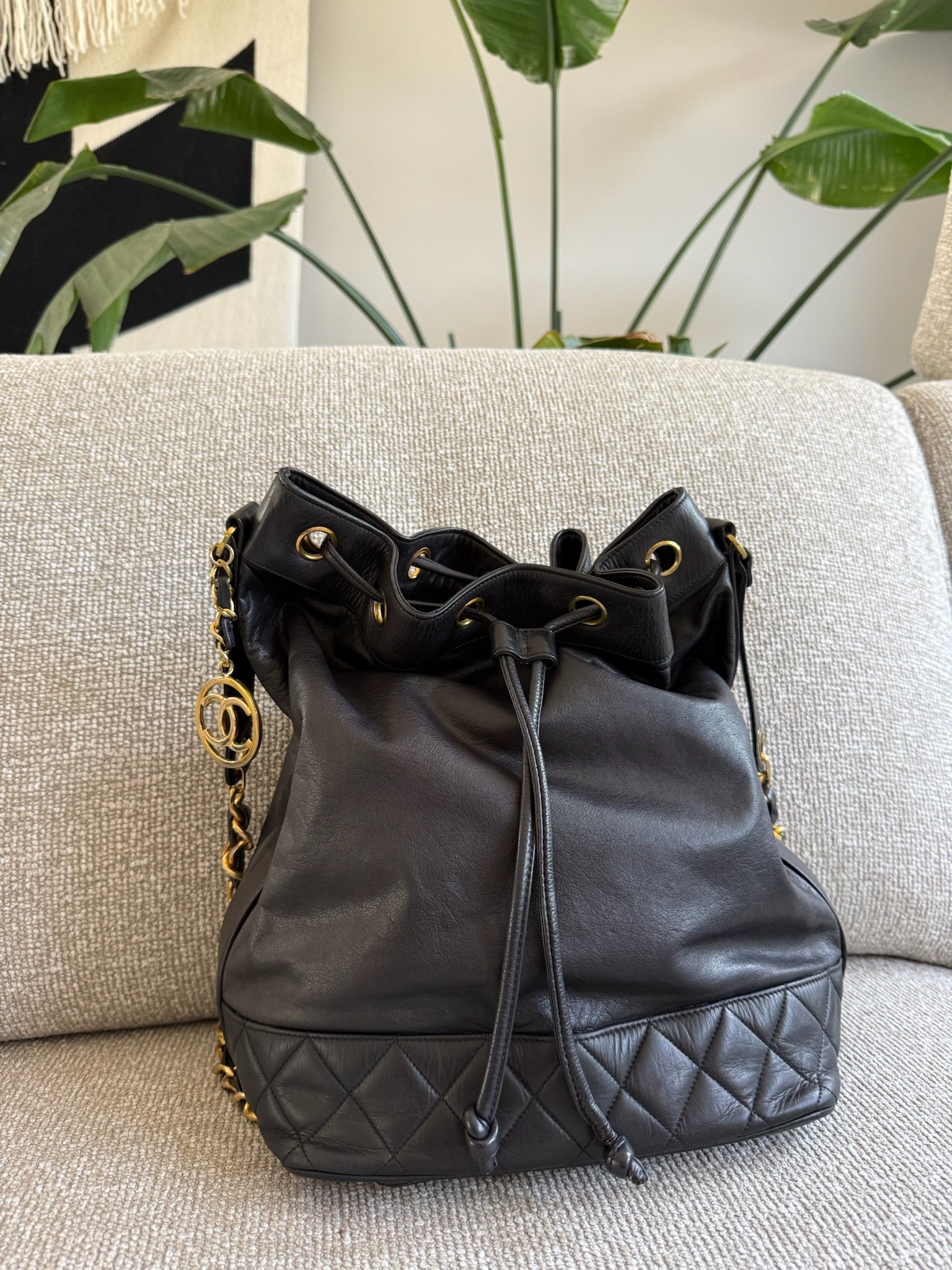 CHANEL BUCKETBAG