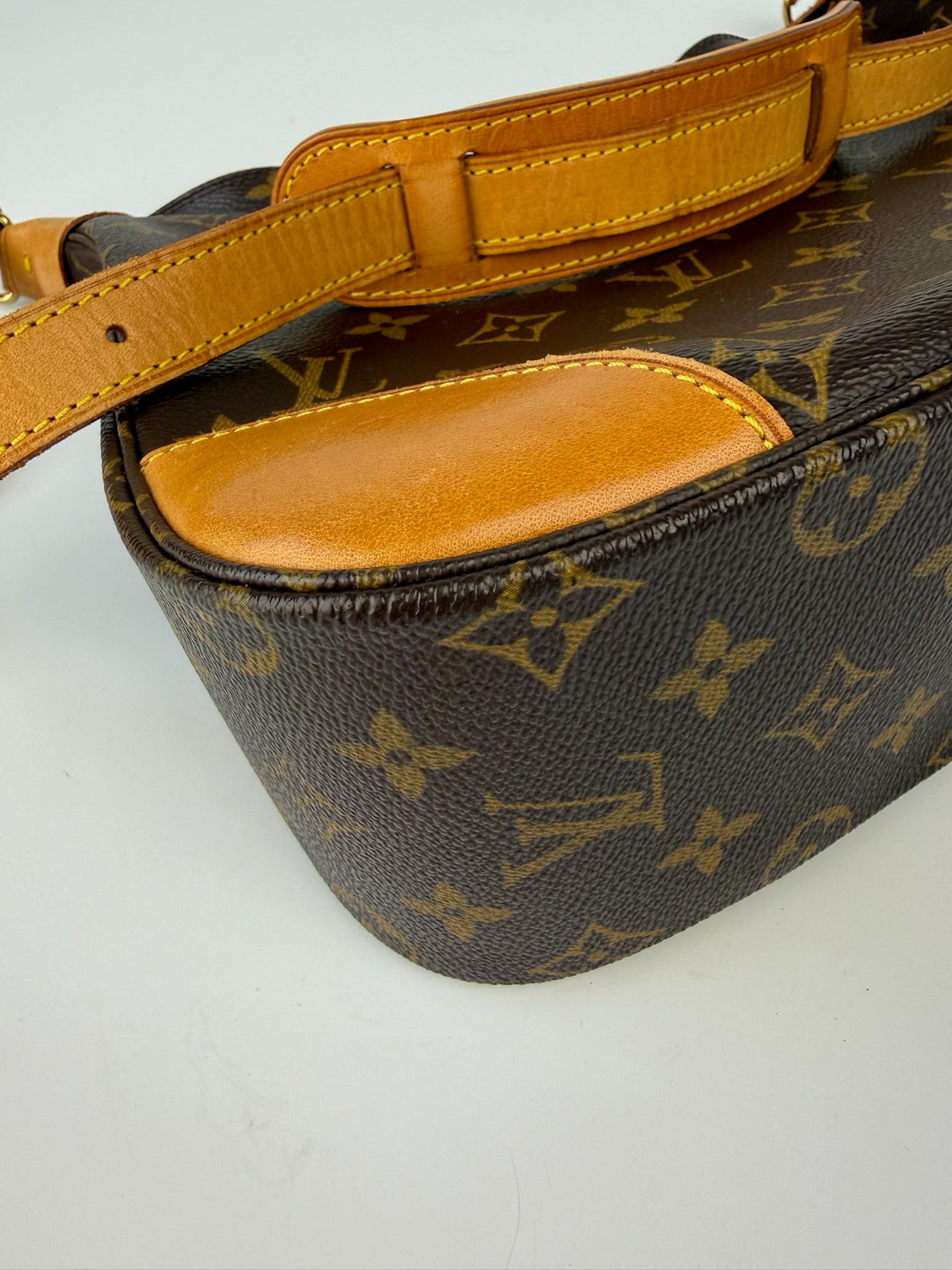LOUIS VUITTON BOULOGNE PM MONOGRAM CANVAS