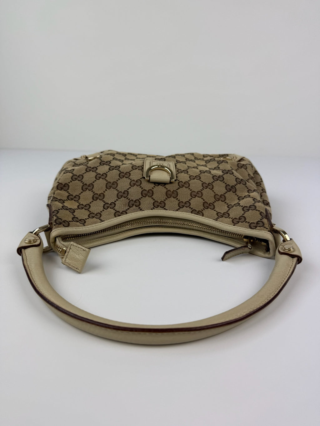 GUCCI GG MONOGRAM ABBEY SMALL SHOULDER BAG