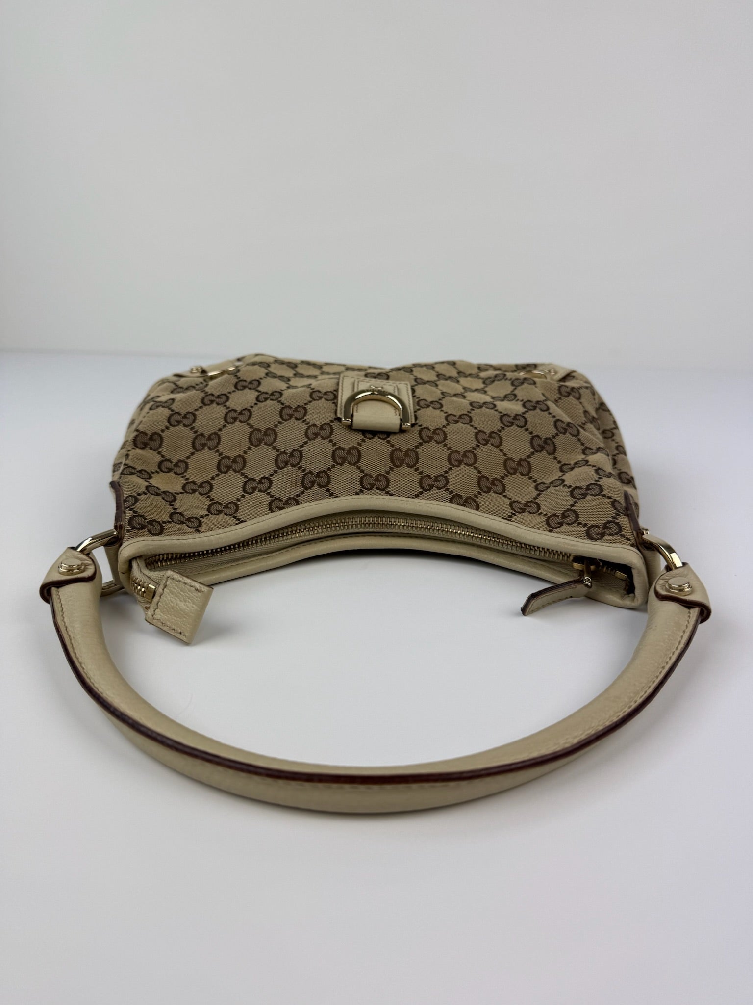 GUCCI GG MONOGRAM ABBEY SMALL SHOULDER BAG
