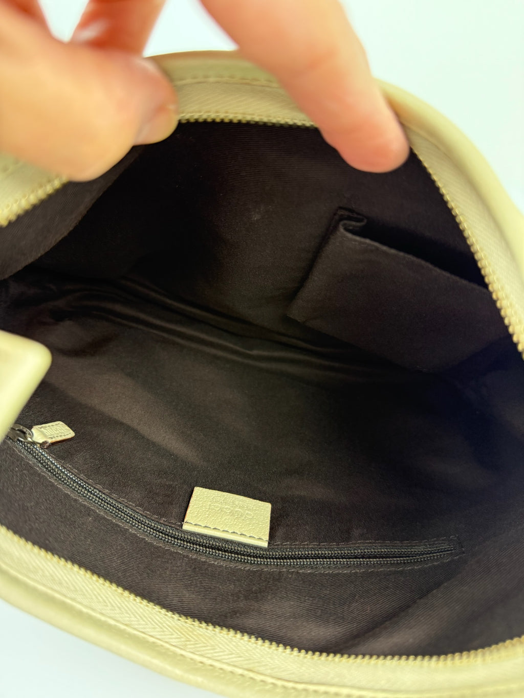 GUCCI GG MONOGRAM ABBEY SMALL SHOULDER BAG