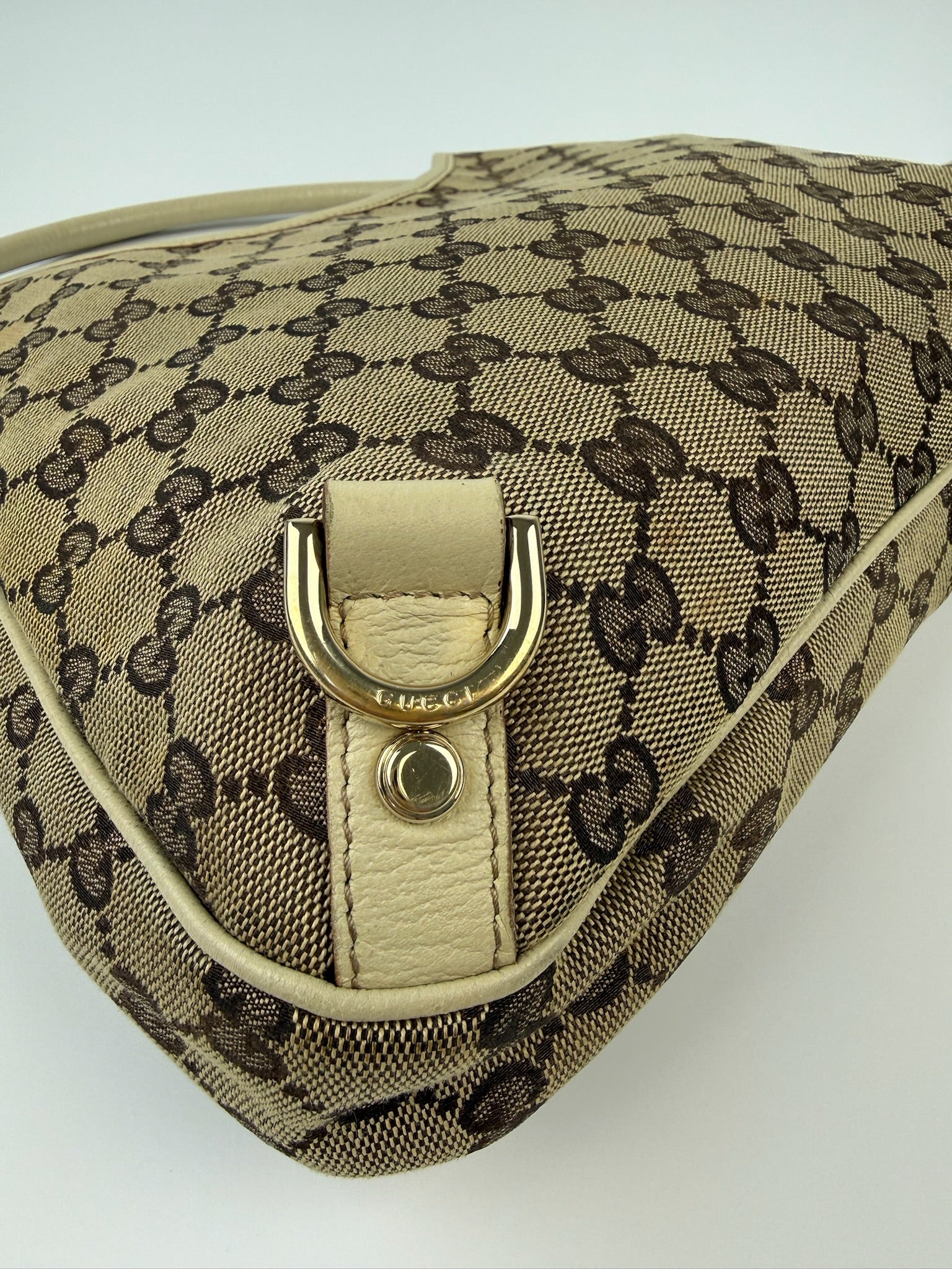 GUCCI GG MONOGRAM ABBEY SMALL SHOULDER BAG