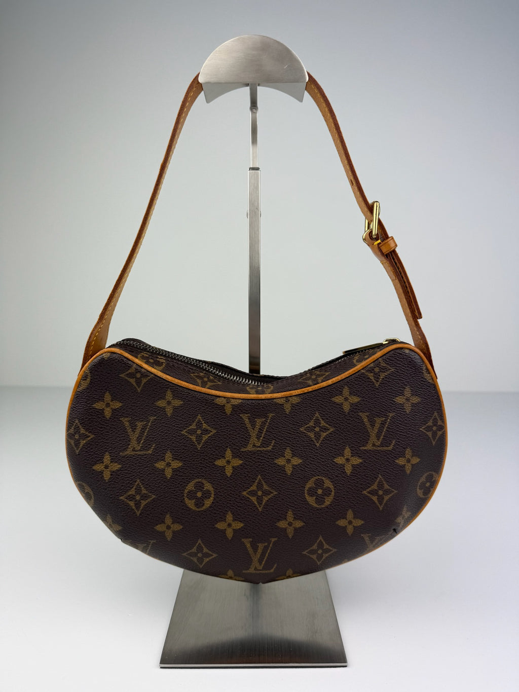 LOUIS VUITTON CROISSANT PM
