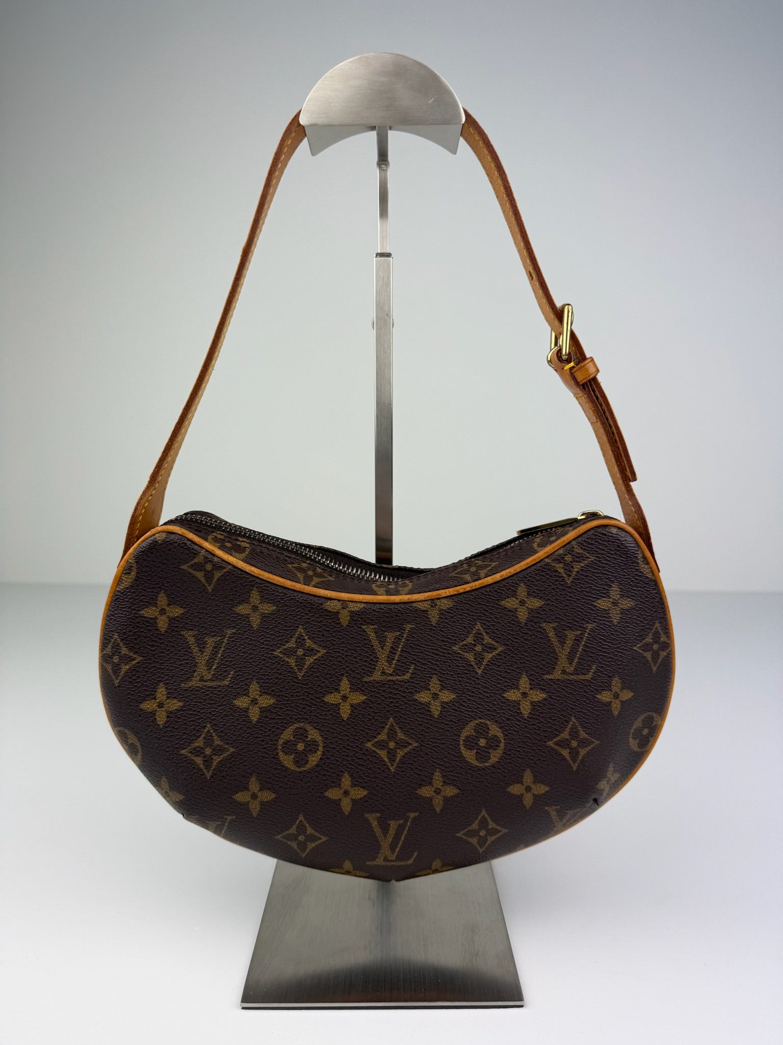 LOUIS VUITTON CROISSANT PM