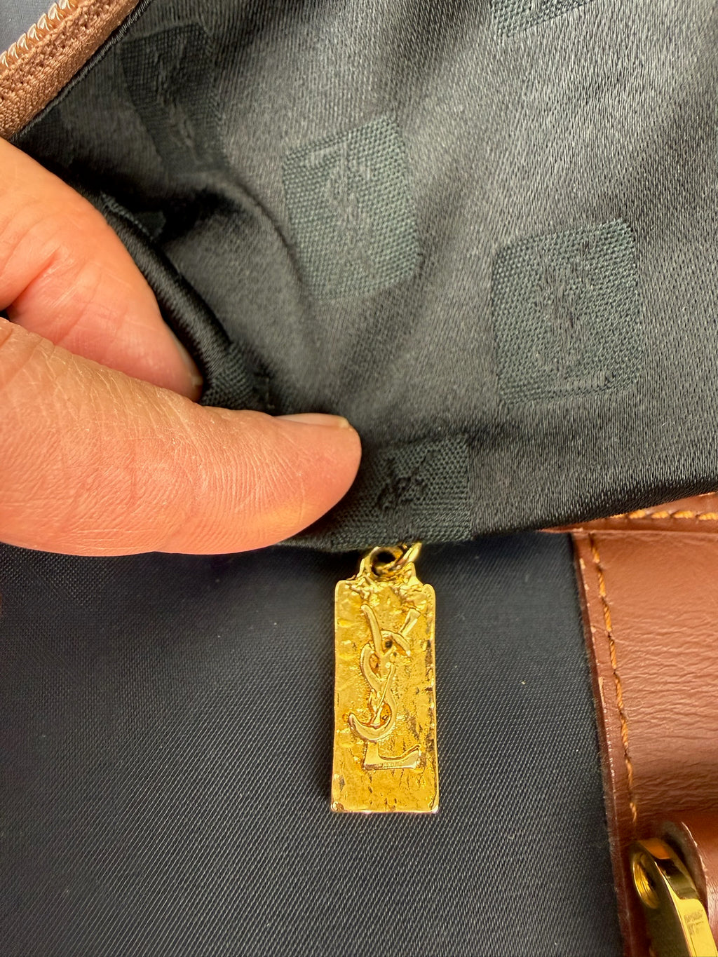 YVES SAINT LAURENT TRAVELBAG