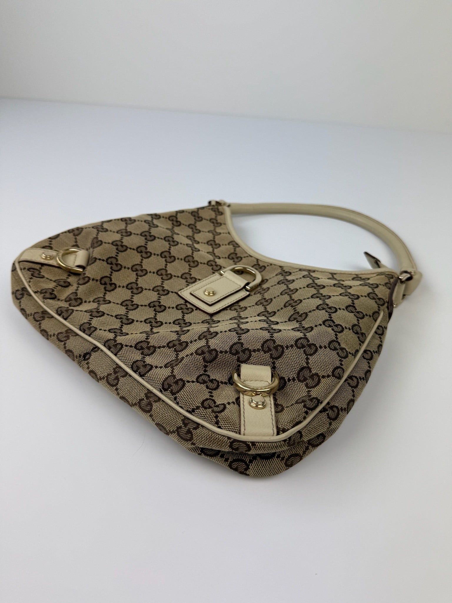 GUCCI GG MONOGRAM ABBEY SMALL SHOULDER BAG