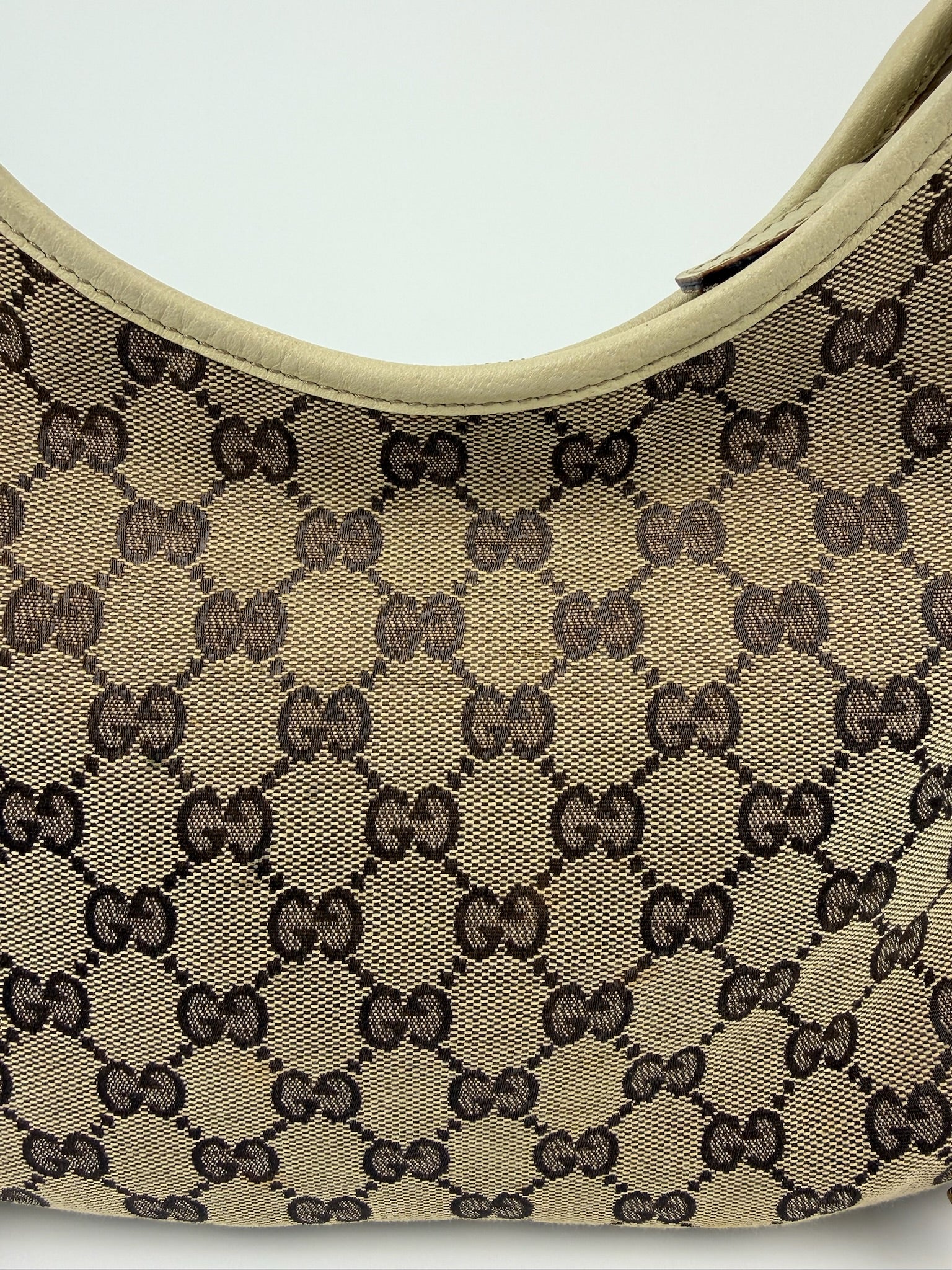 GUCCI GG MONOGRAM ABBEY SMALL SHOULDER BAG