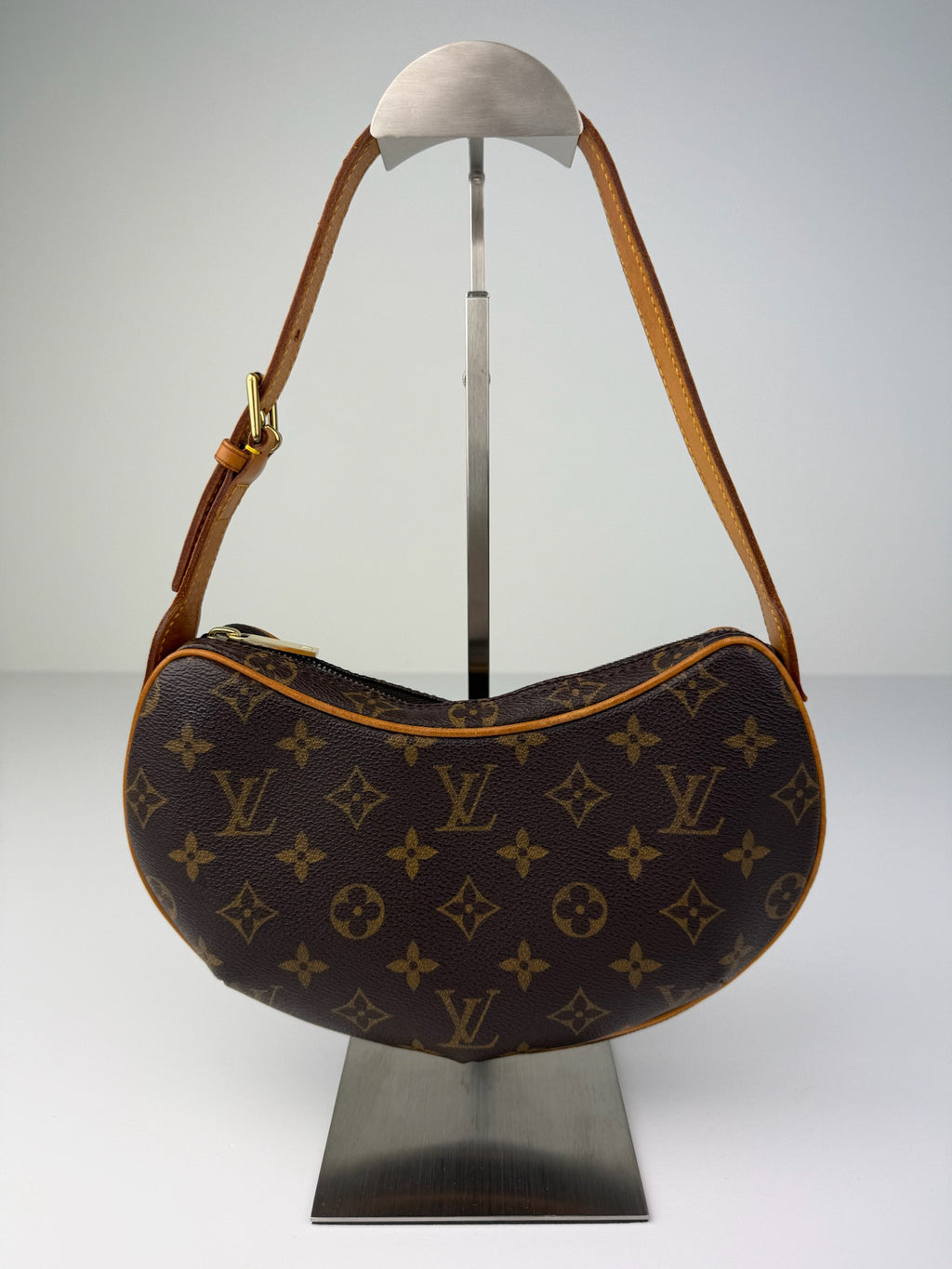 LOUIS VUITTON CROISSANT PM