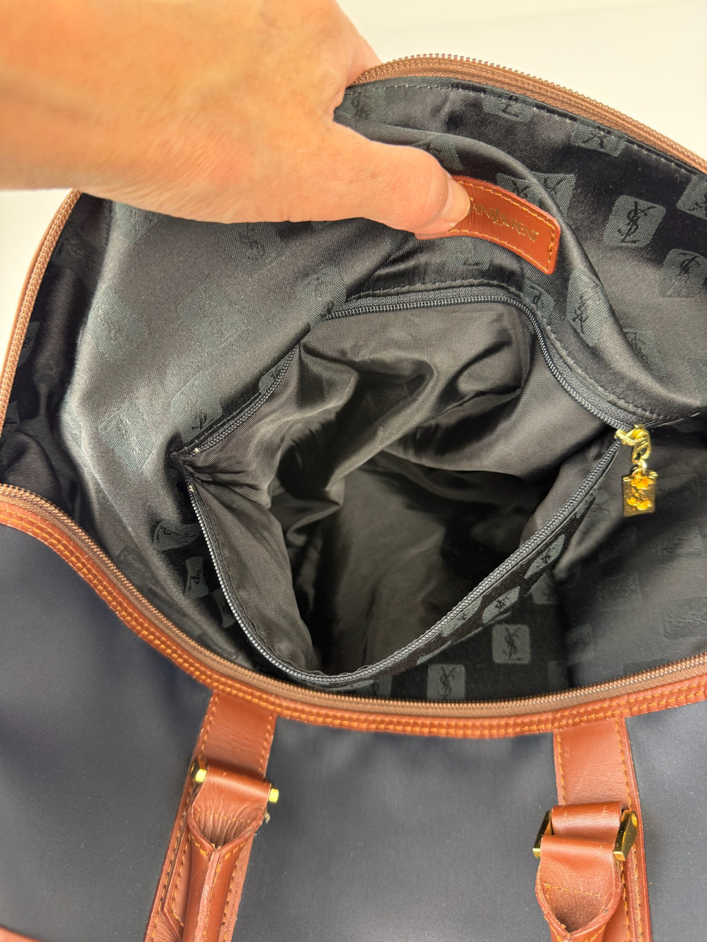 YVES SAINT LAURENT TRAVELBAG