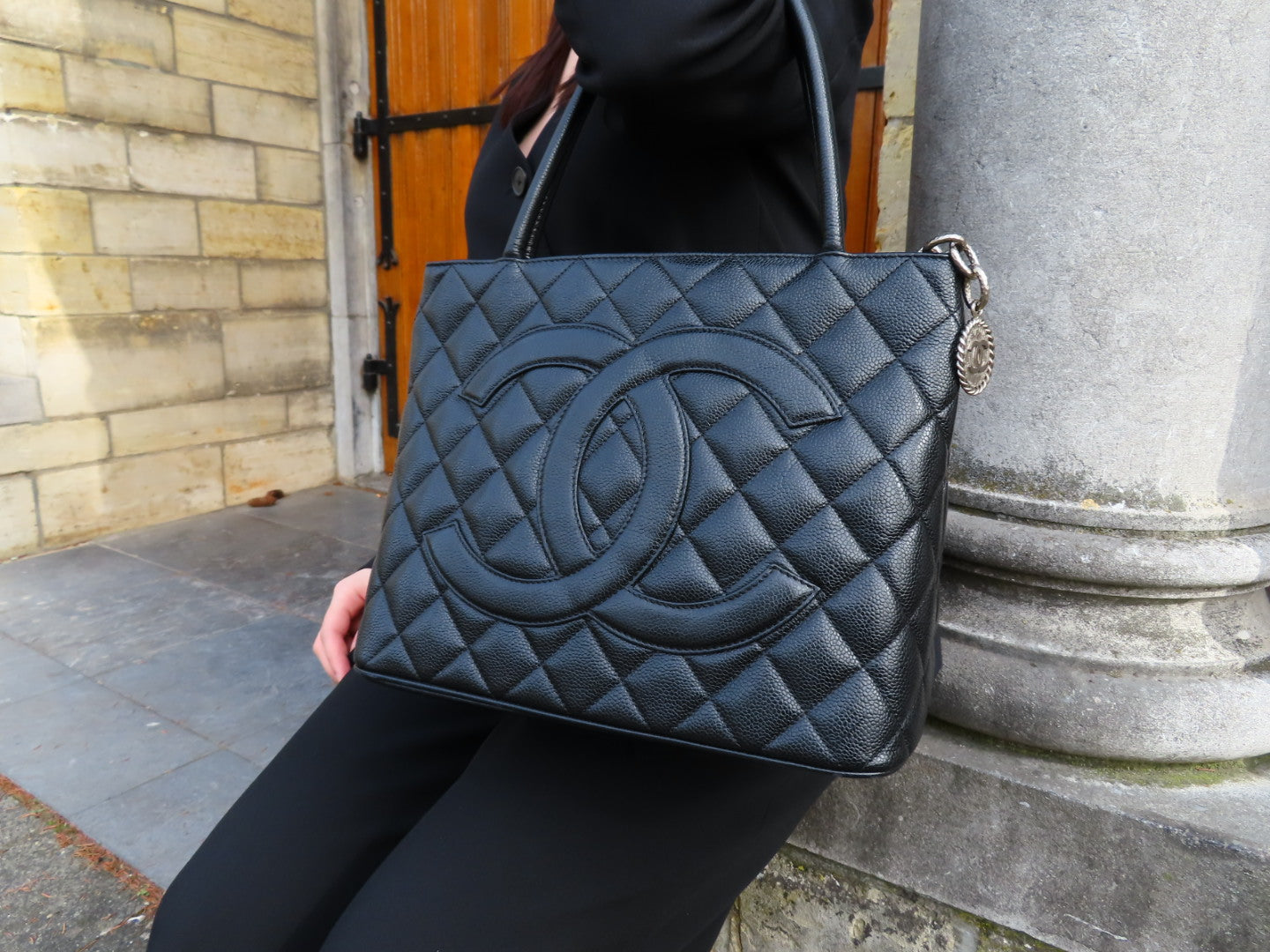CHANEL MÉDAILLON TOTE