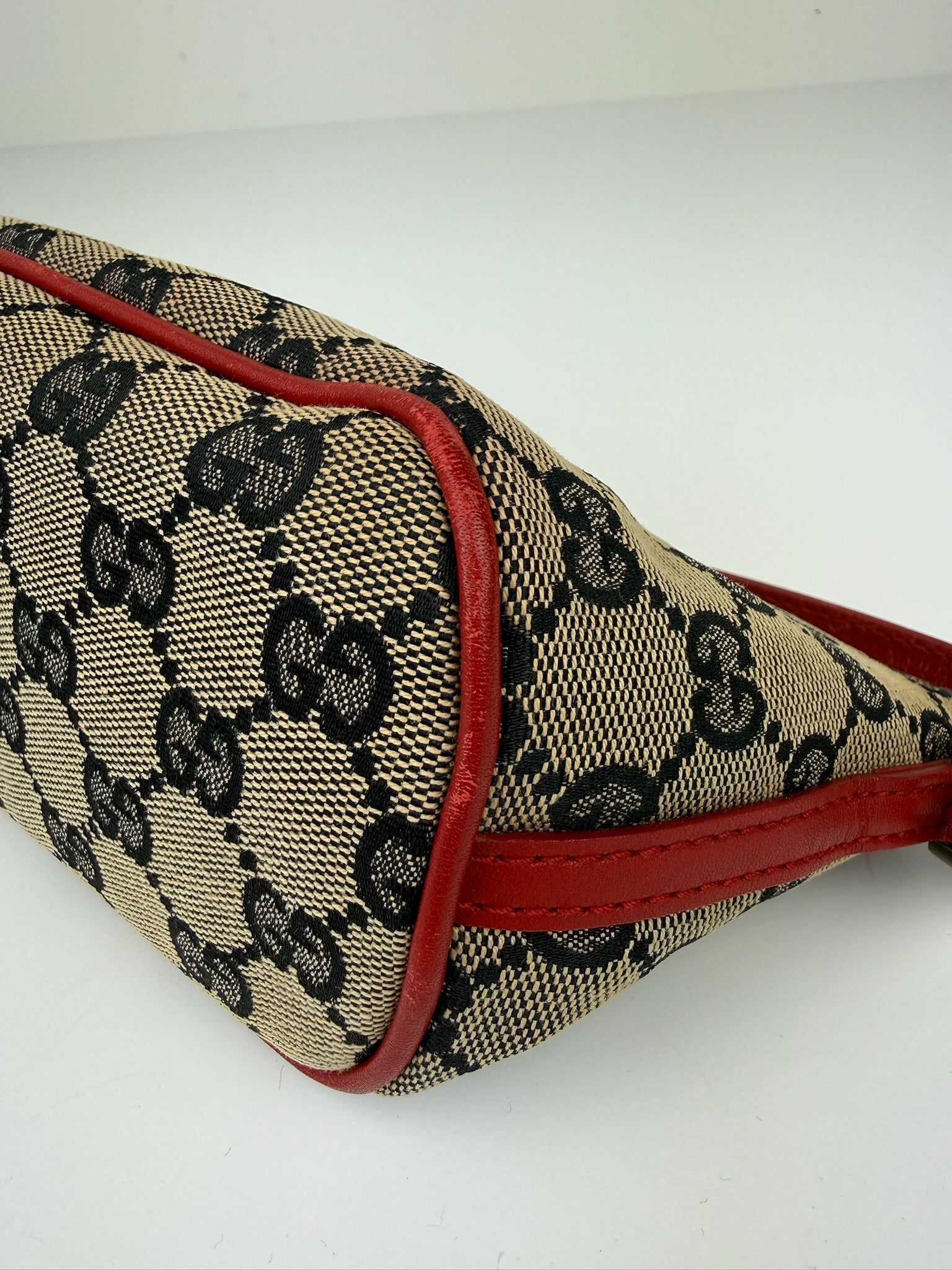 GUCCI BOAT POCHETTE