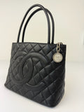 CHANEL MÉDAILLON TOTE