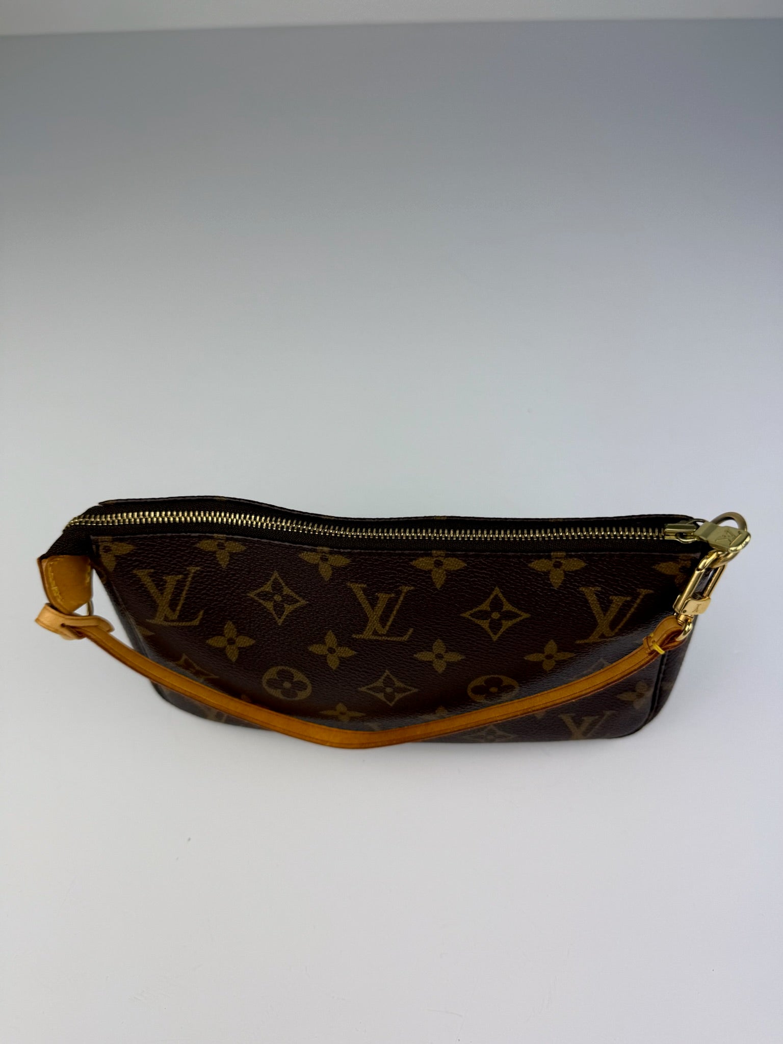 LOUIS VUITTON POCHETTE ACCESSOIRES
