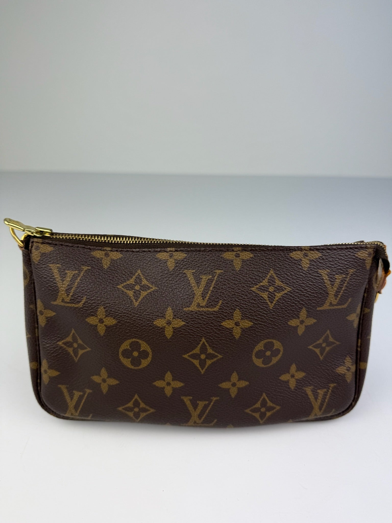 LOUIS VUITTON POCHETTE ACCESSOIRES