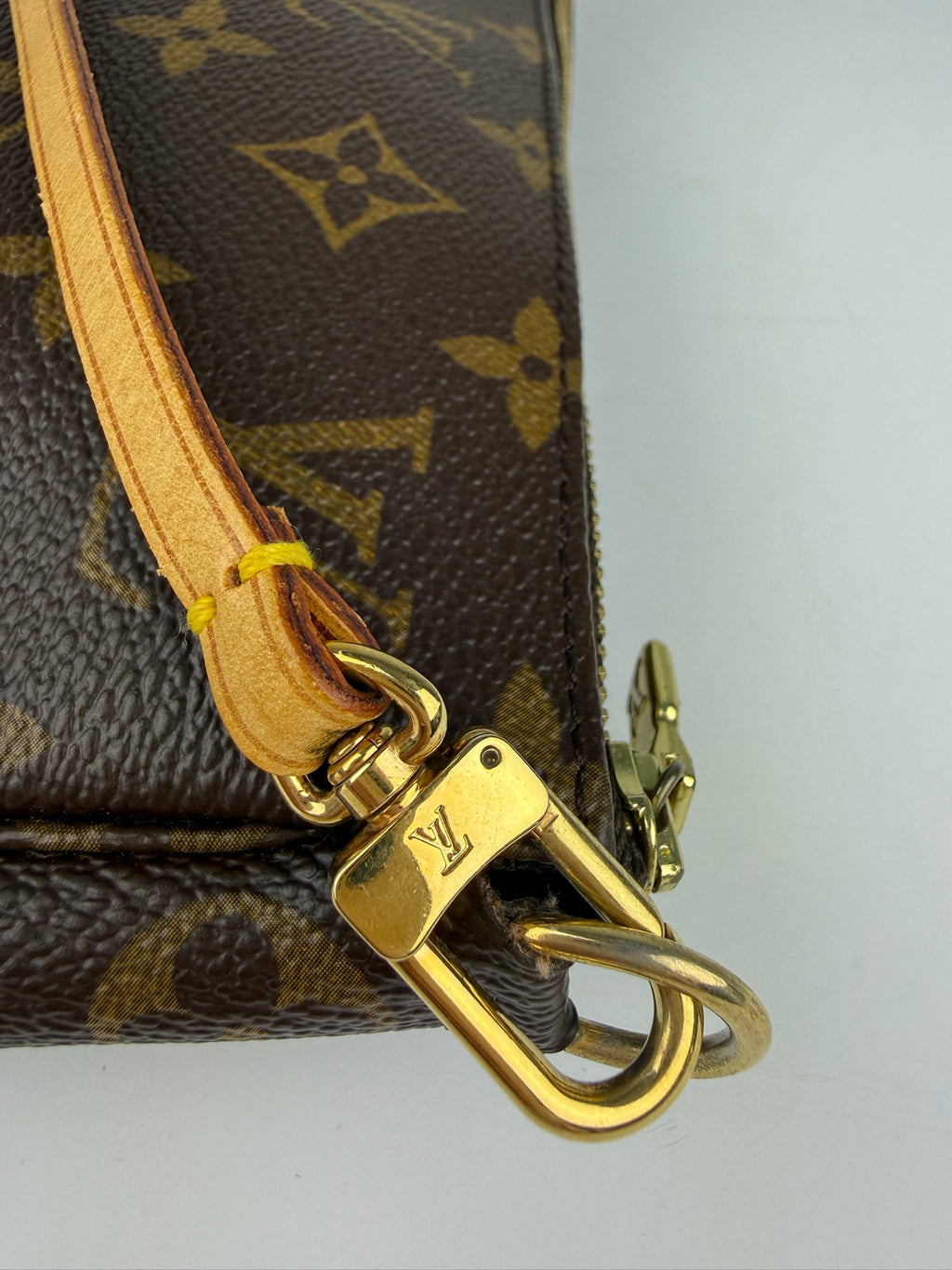 LOUIS VUITTON POCHETTE ACCESSOIRES