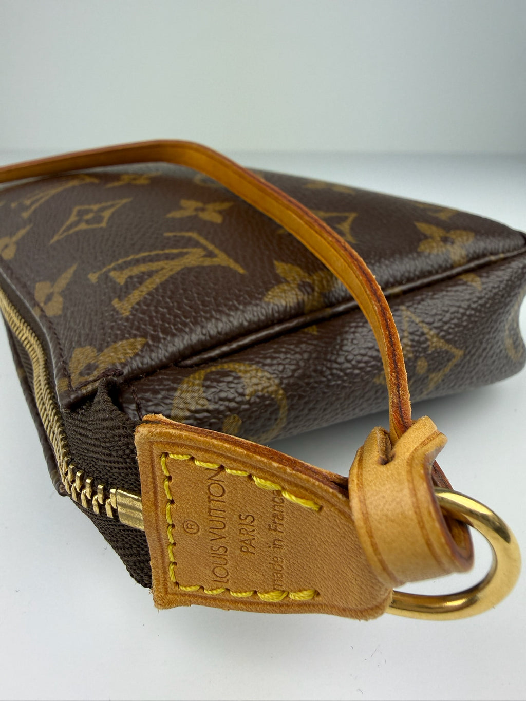LOUIS VUITTON POCHETTE ACCESSOIRES