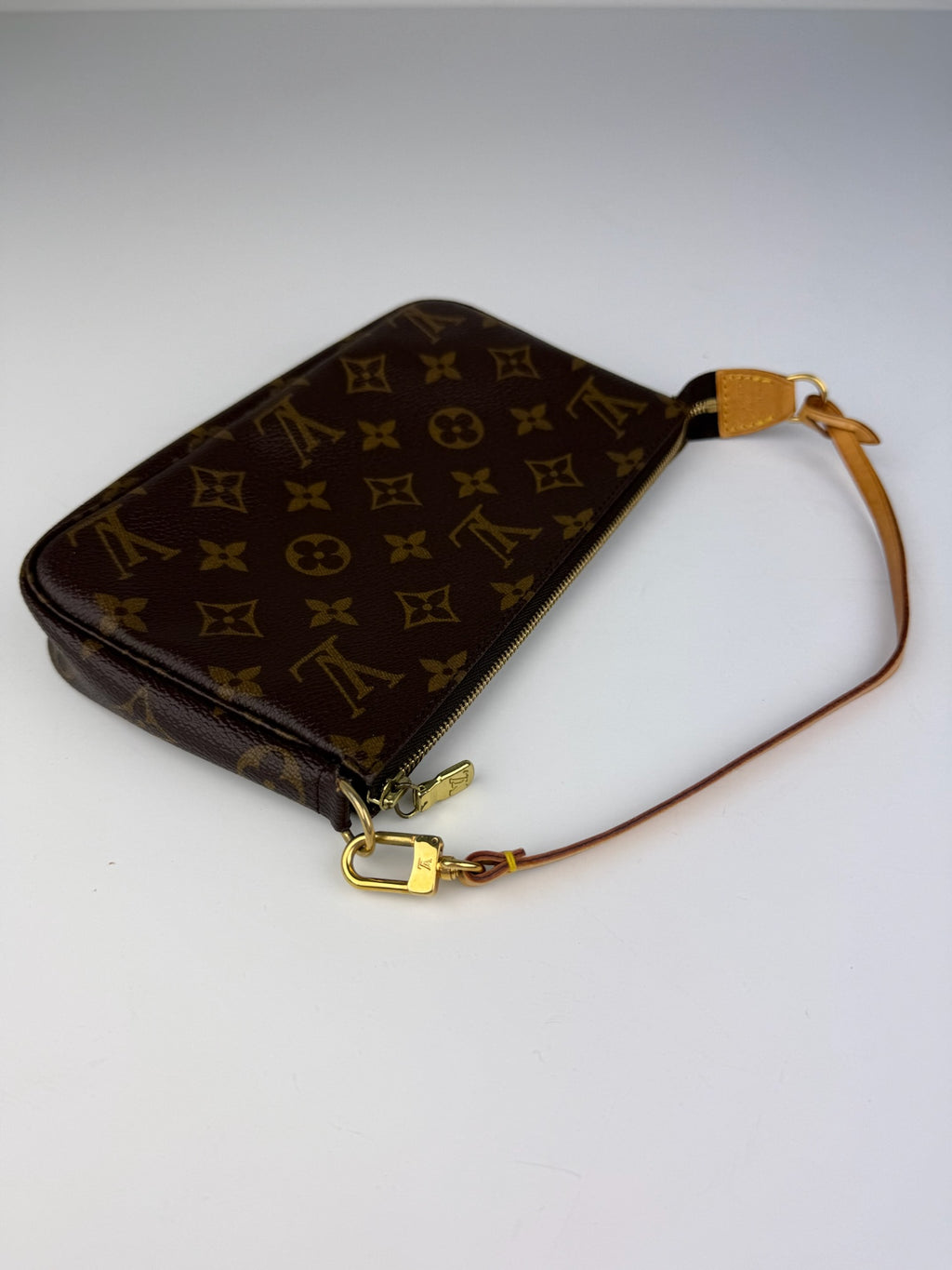 LOUIS VUITTON POCHETTE ACCESSOIRES
