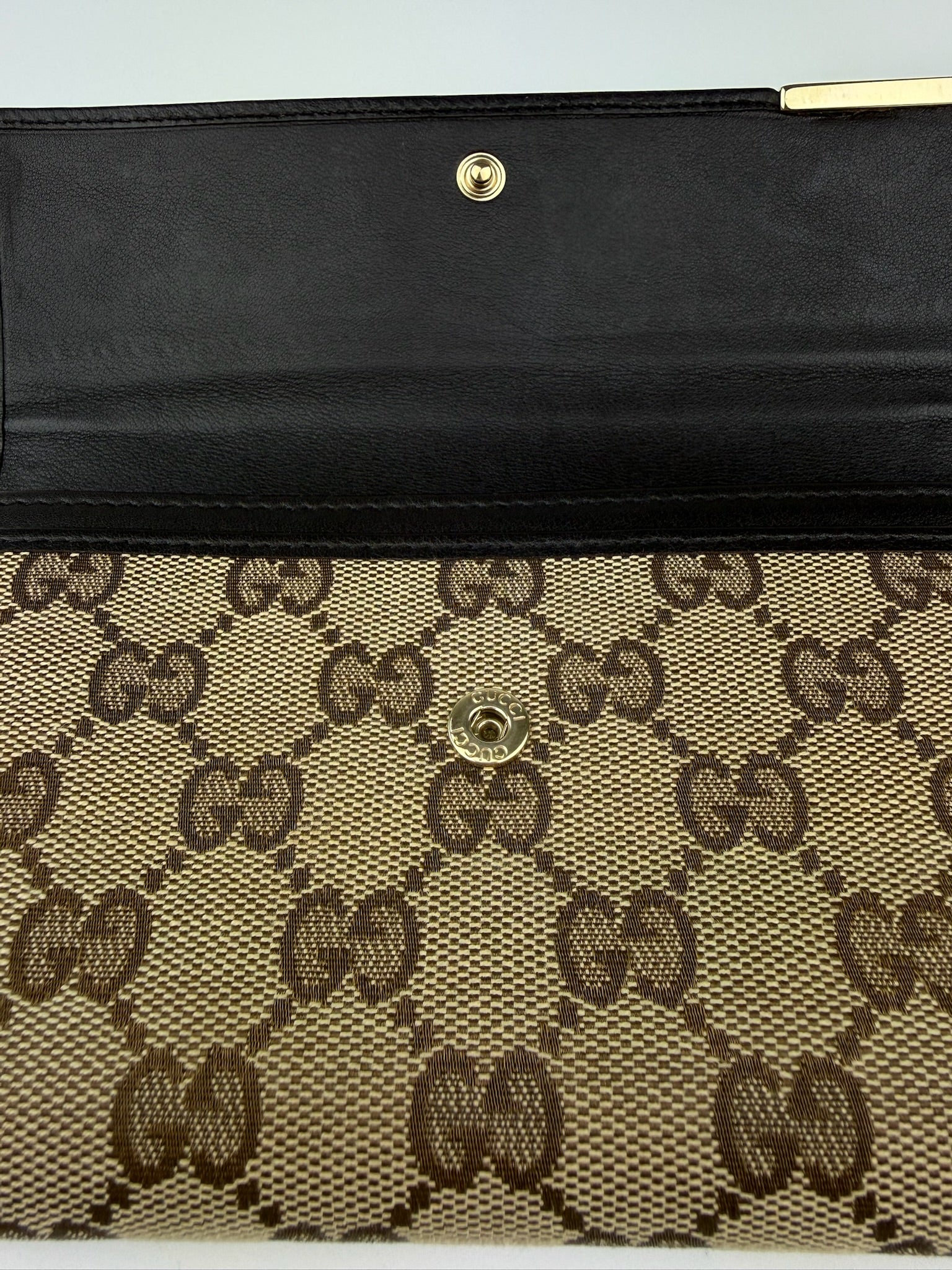 GUCCI BI-FOLD PORTEMONNEE