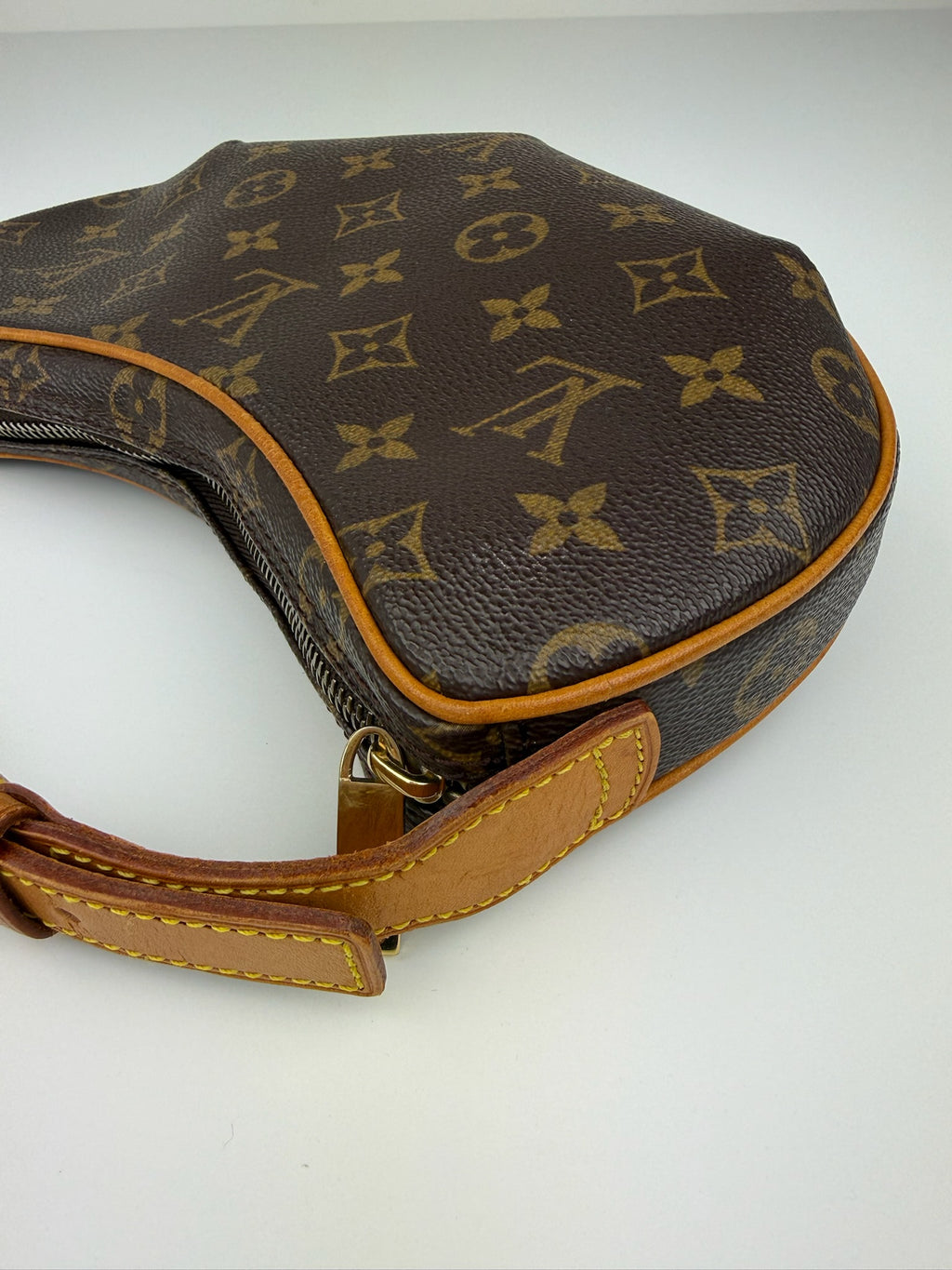 LOUIS VUITTON CROISSANT PM