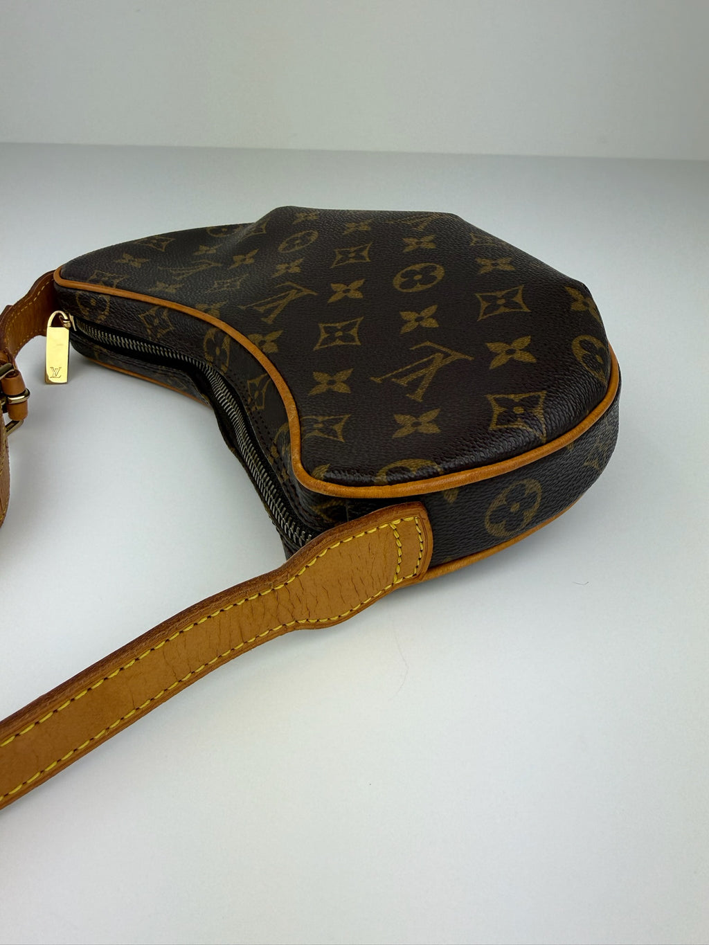 LOUIS VUITTON CROISSANT PM