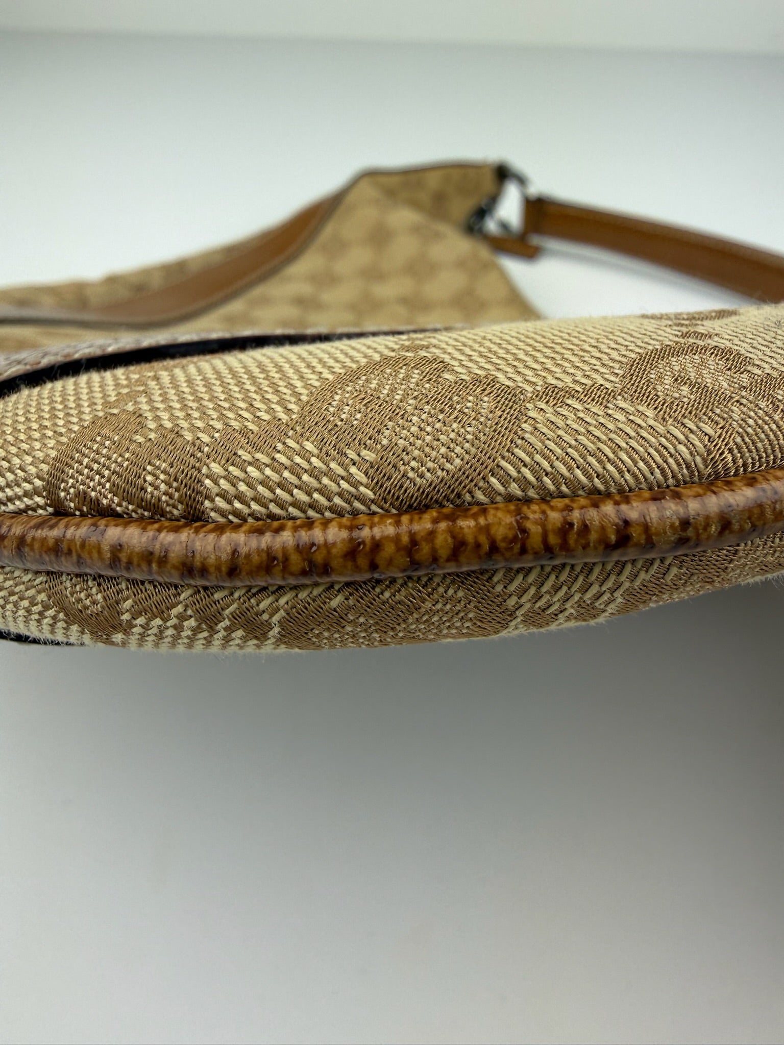 GUCCI GG CANVAS HOBO
