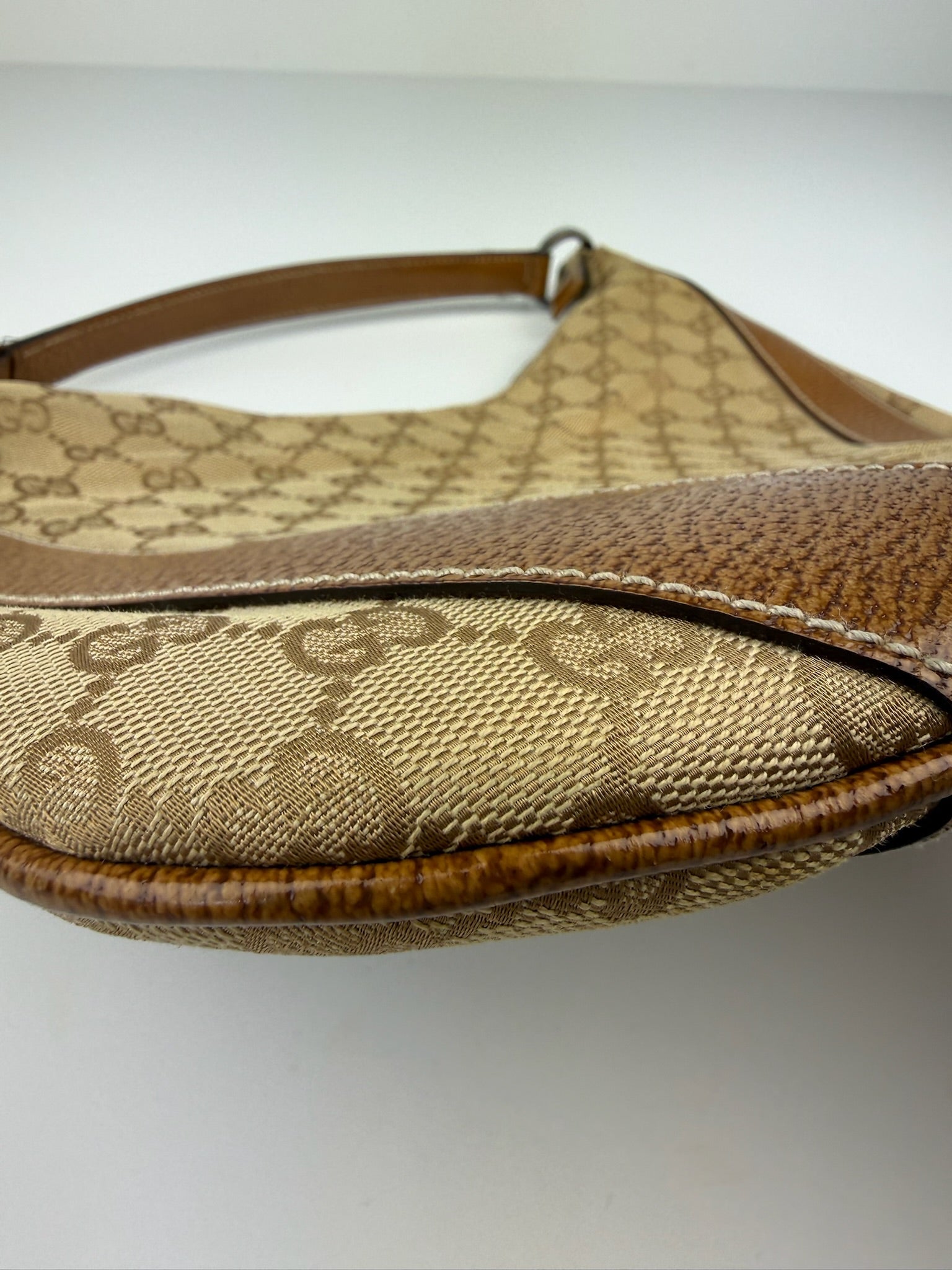 GUCCI GG CANVAS HOBO