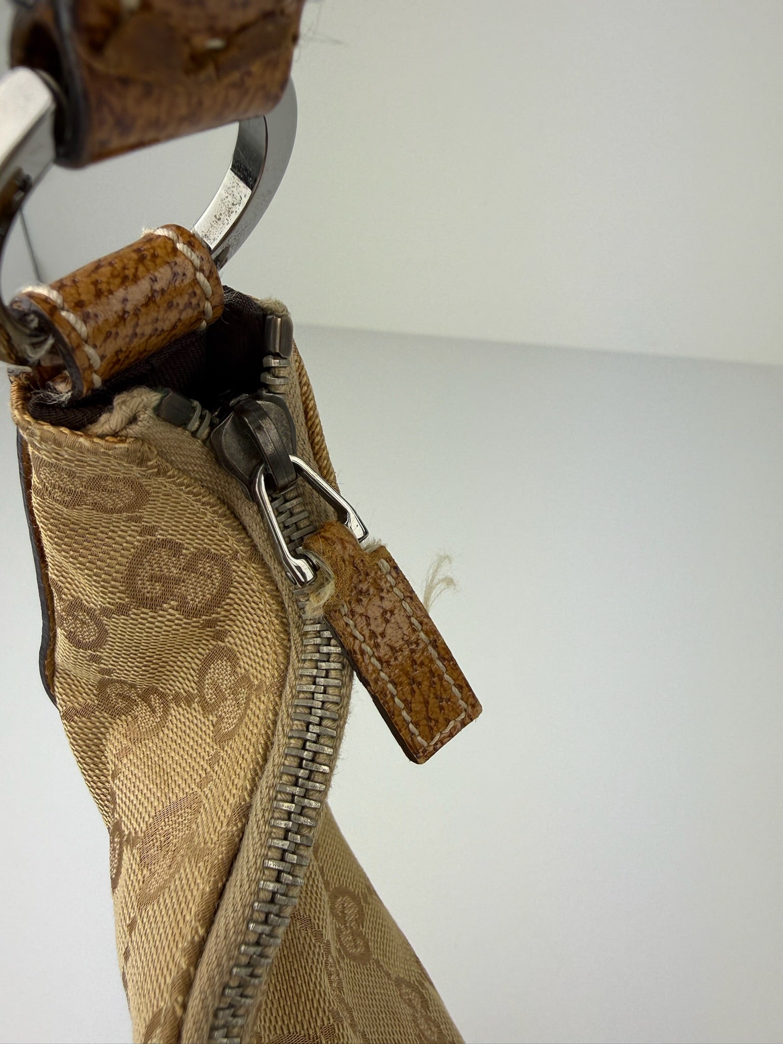 GUCCI GG CANVAS HOBO