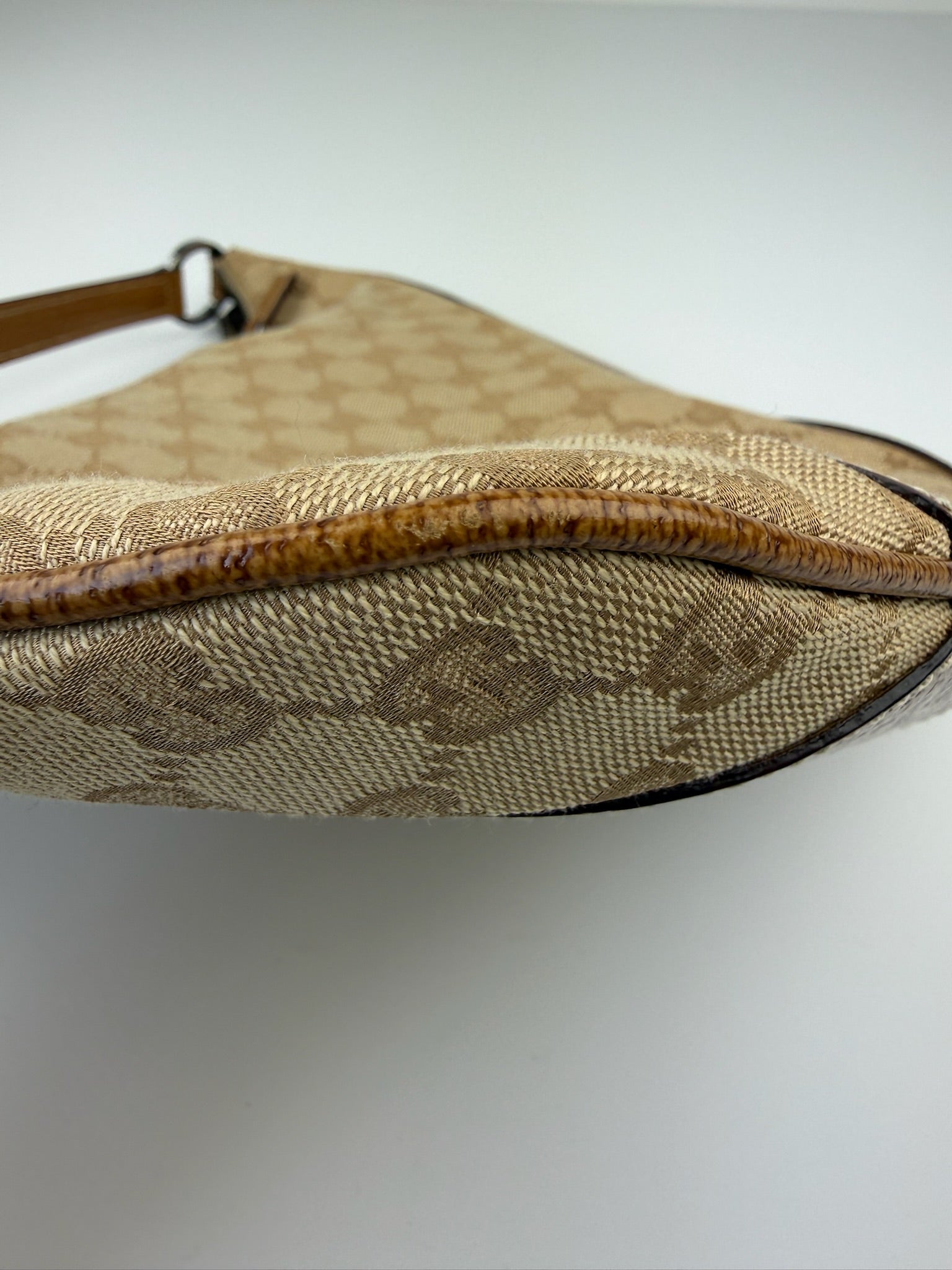 GUCCI GG CANVAS HOBO
