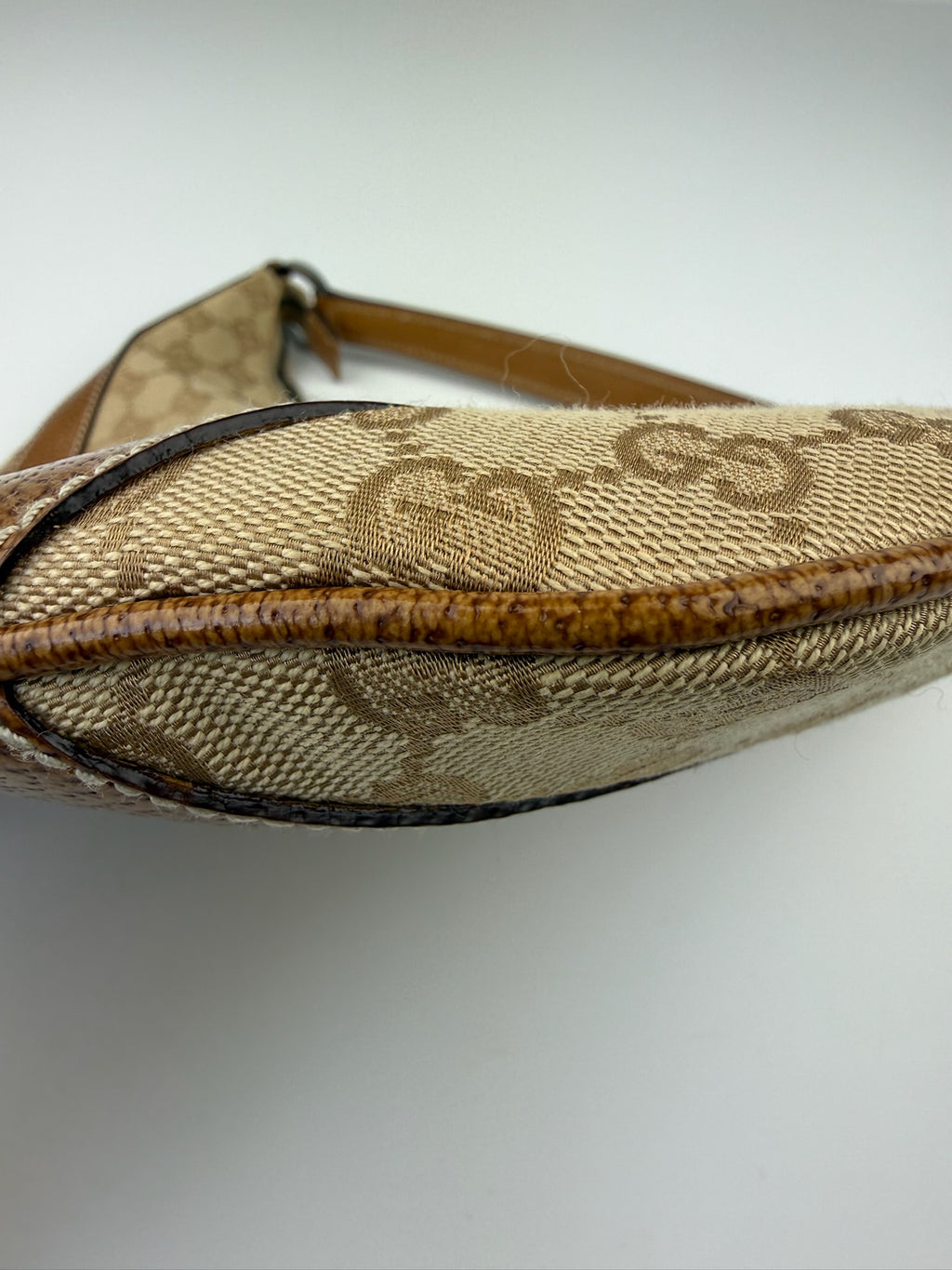 GUCCI GG CANVAS HOBO