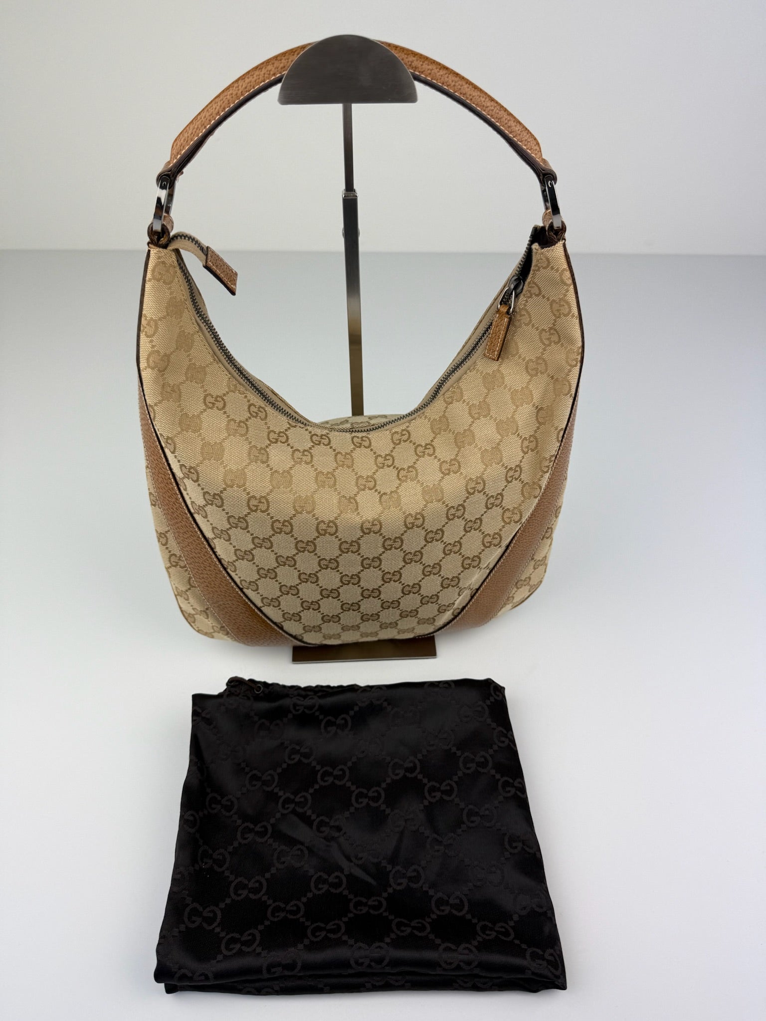 GUCCI GG CANVAS HOBO