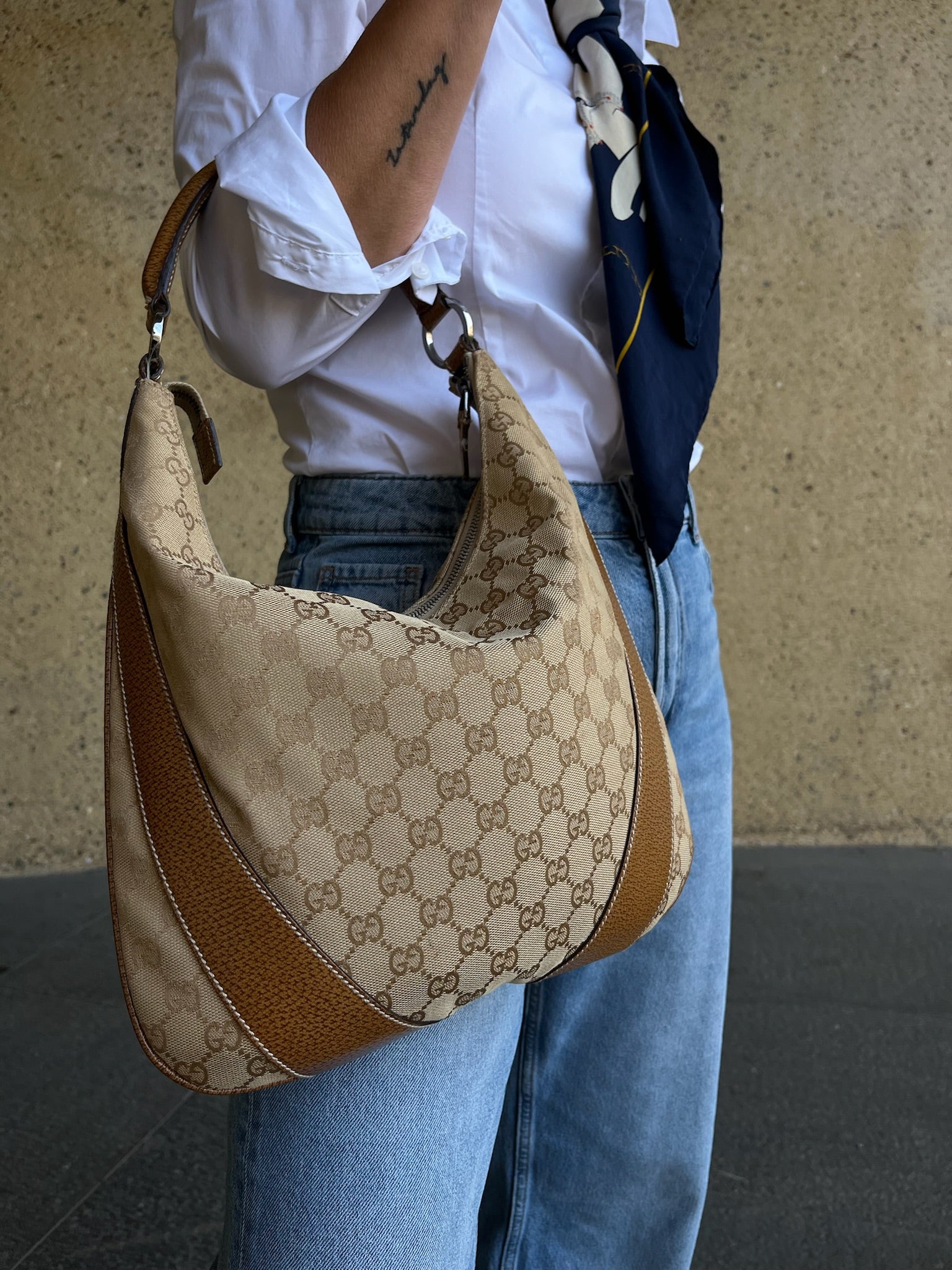 GUCCI GG CANVAS HOBO