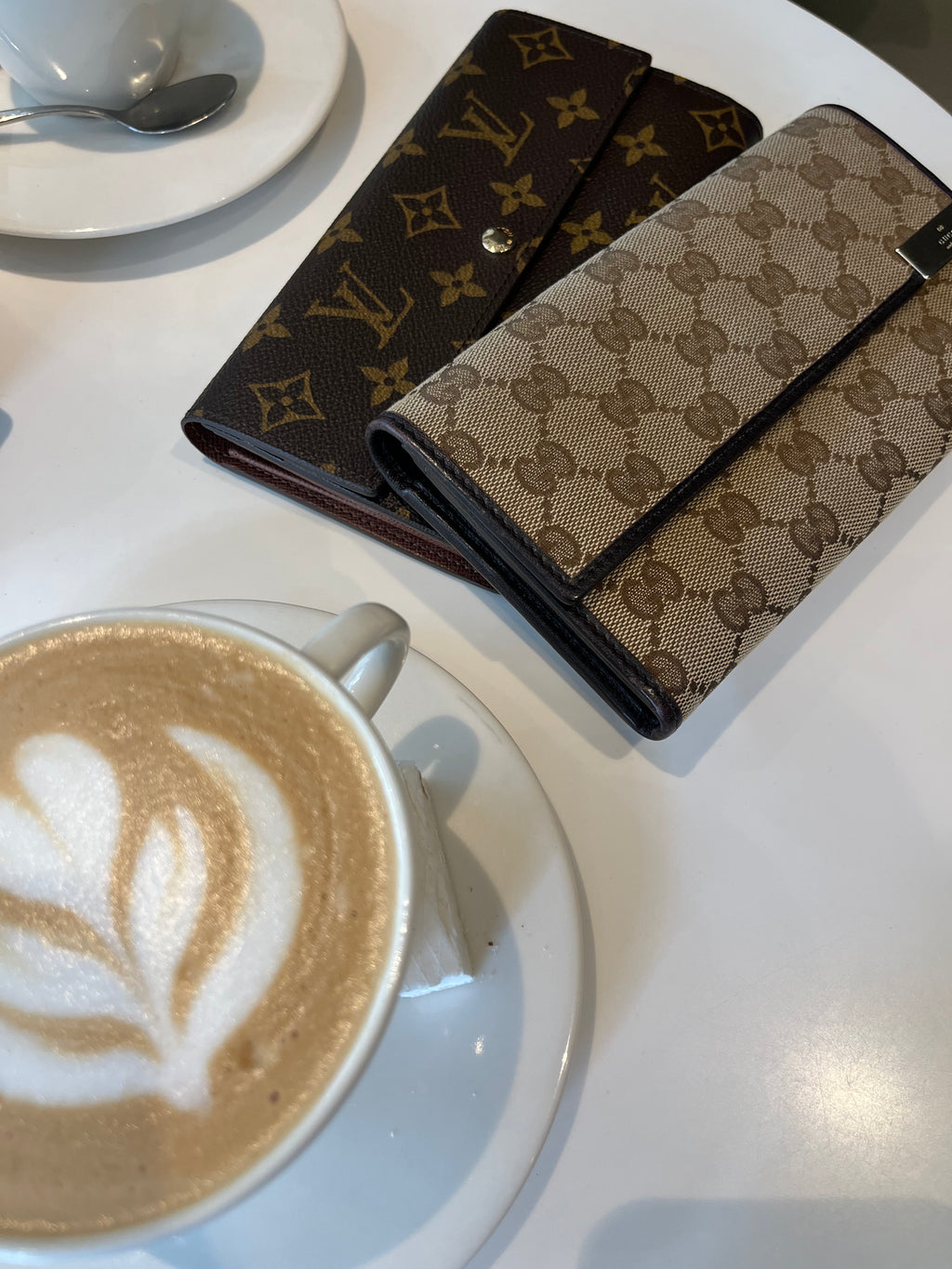 LOUIS VUITTON SARA WALLET MONOGRAM
