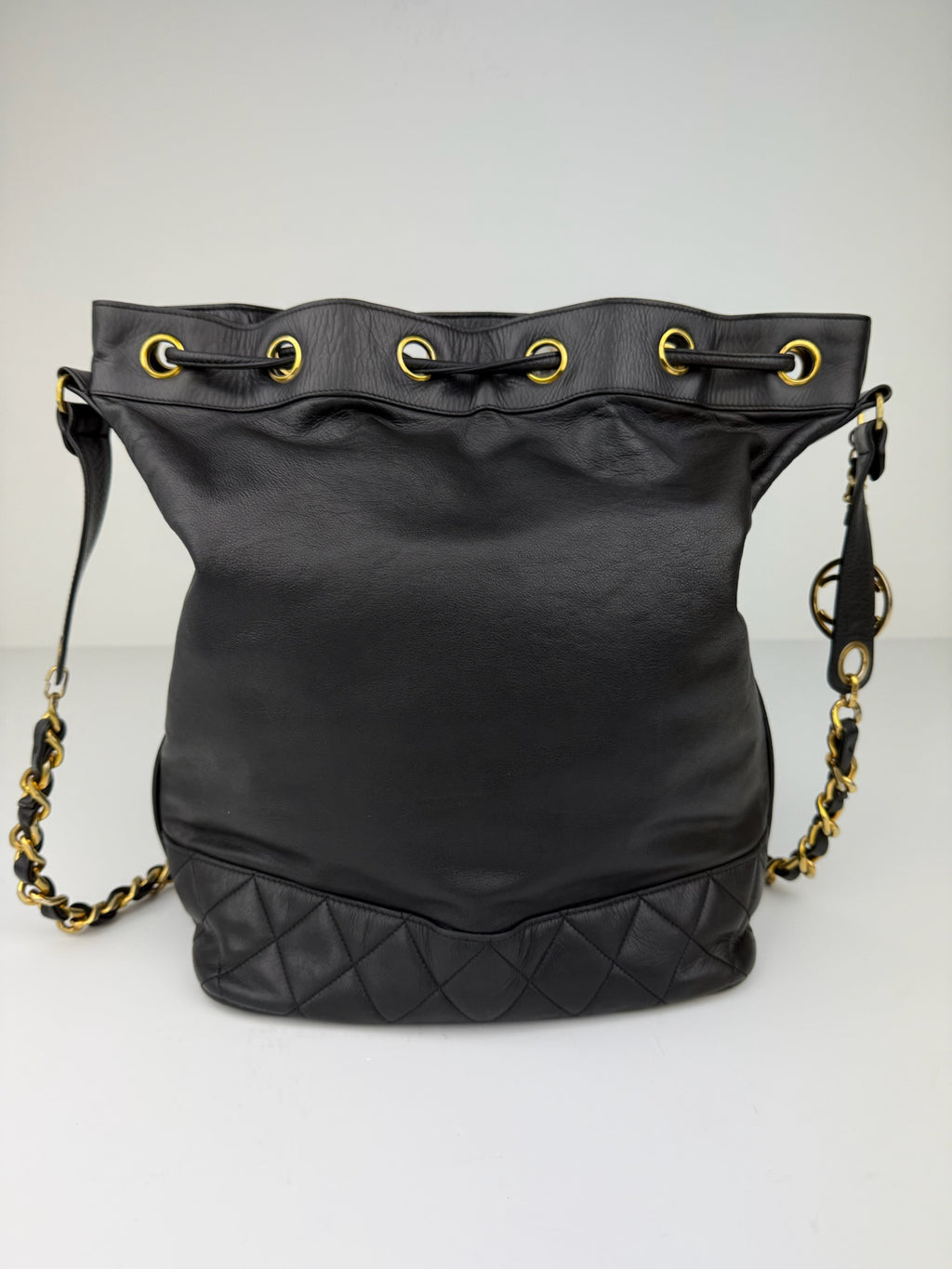 CHANEL BUCKETBAG