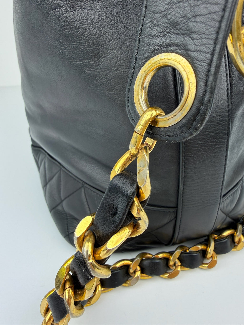CHANEL BUCKETBAG