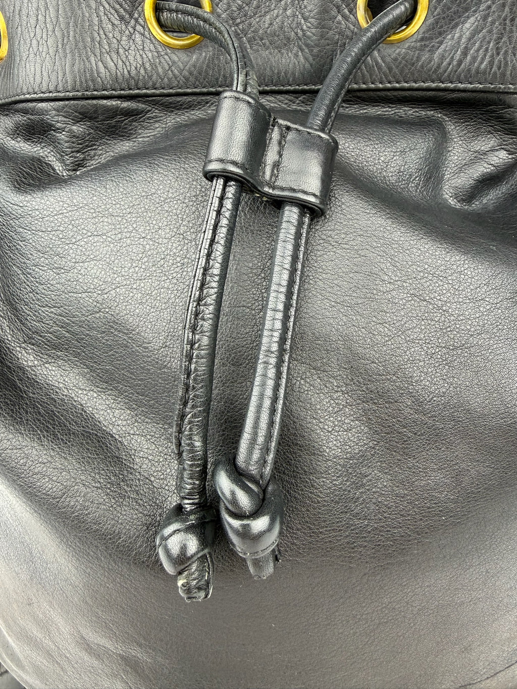CHANEL BUCKETBAG