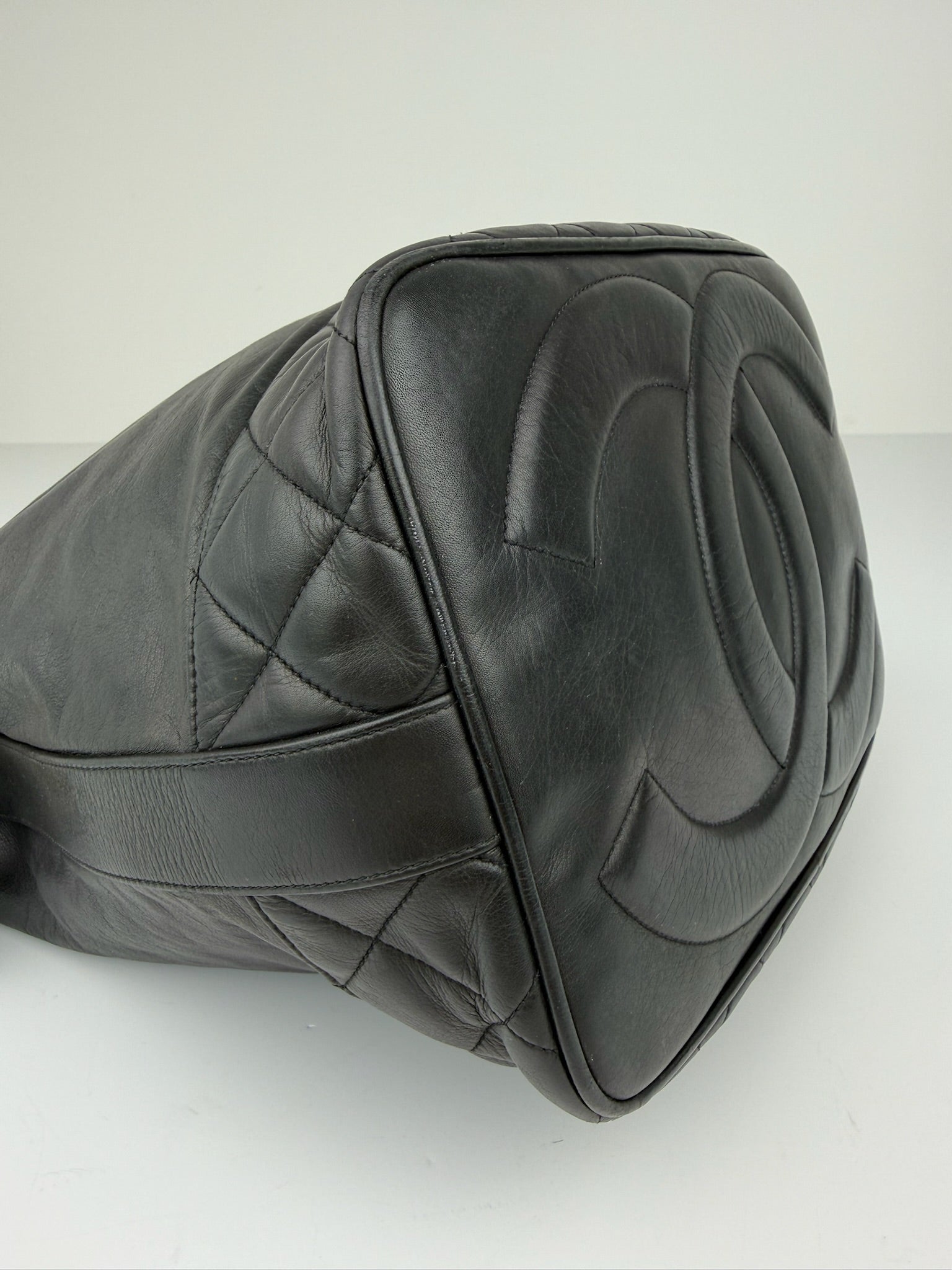 CHANEL BUCKETBAG