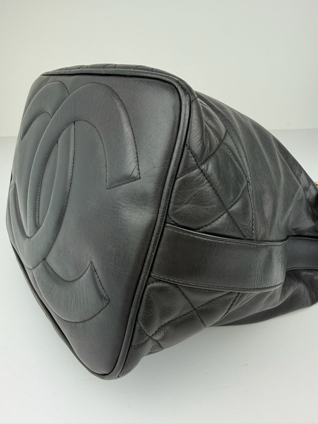 CHANEL BUCKETBAG