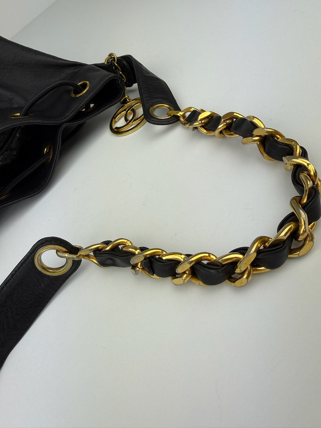 CHANEL BUCKETBAG