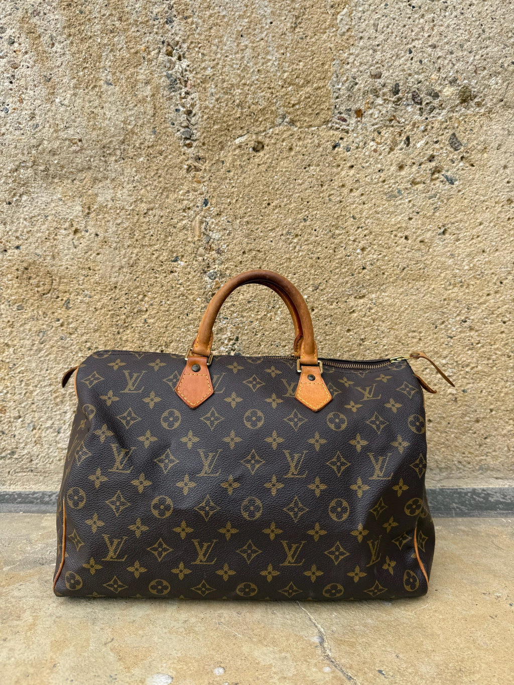 LOUIS VUITTON SPEEDY 35