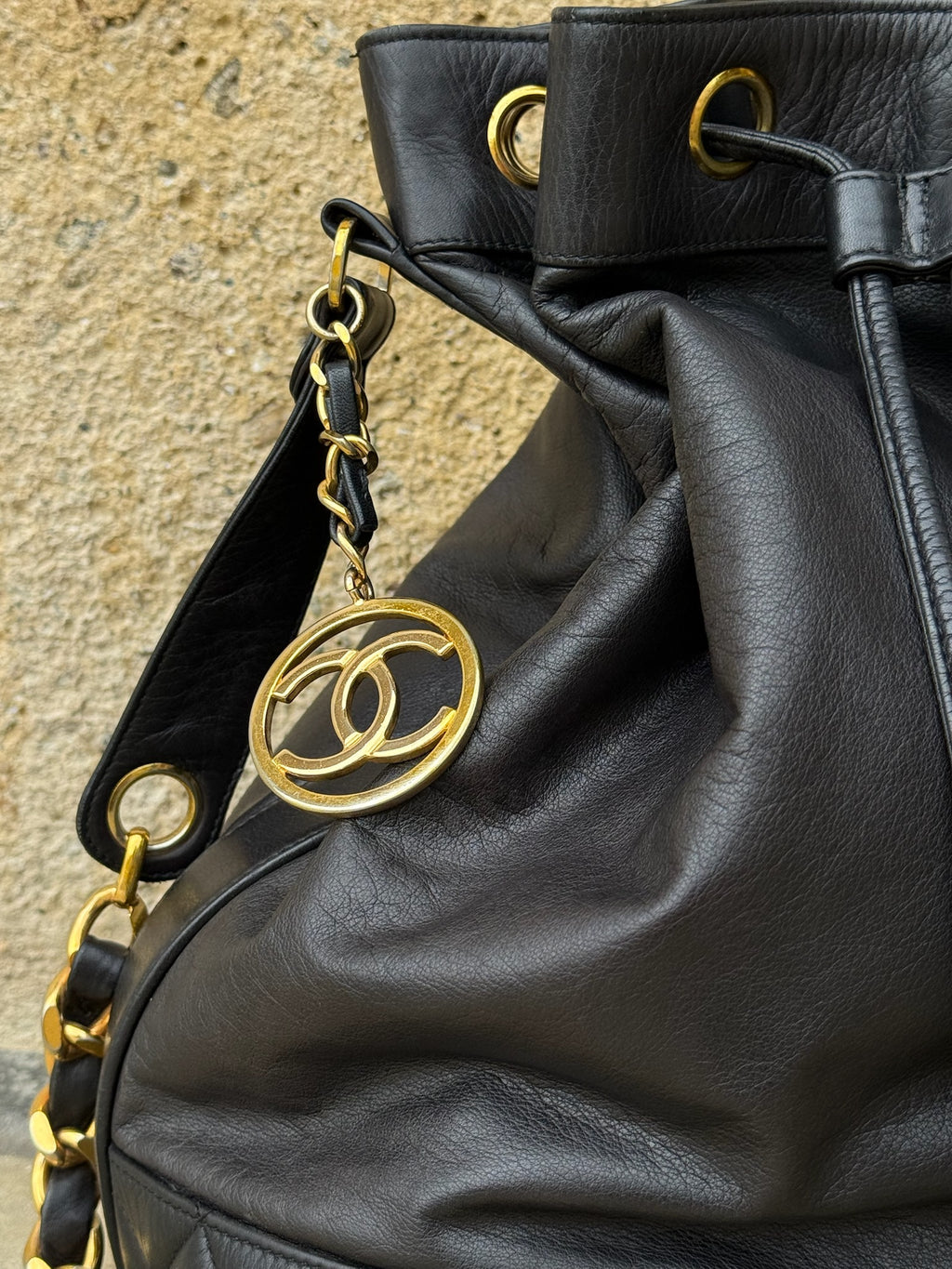 CHANEL BUCKETBAG