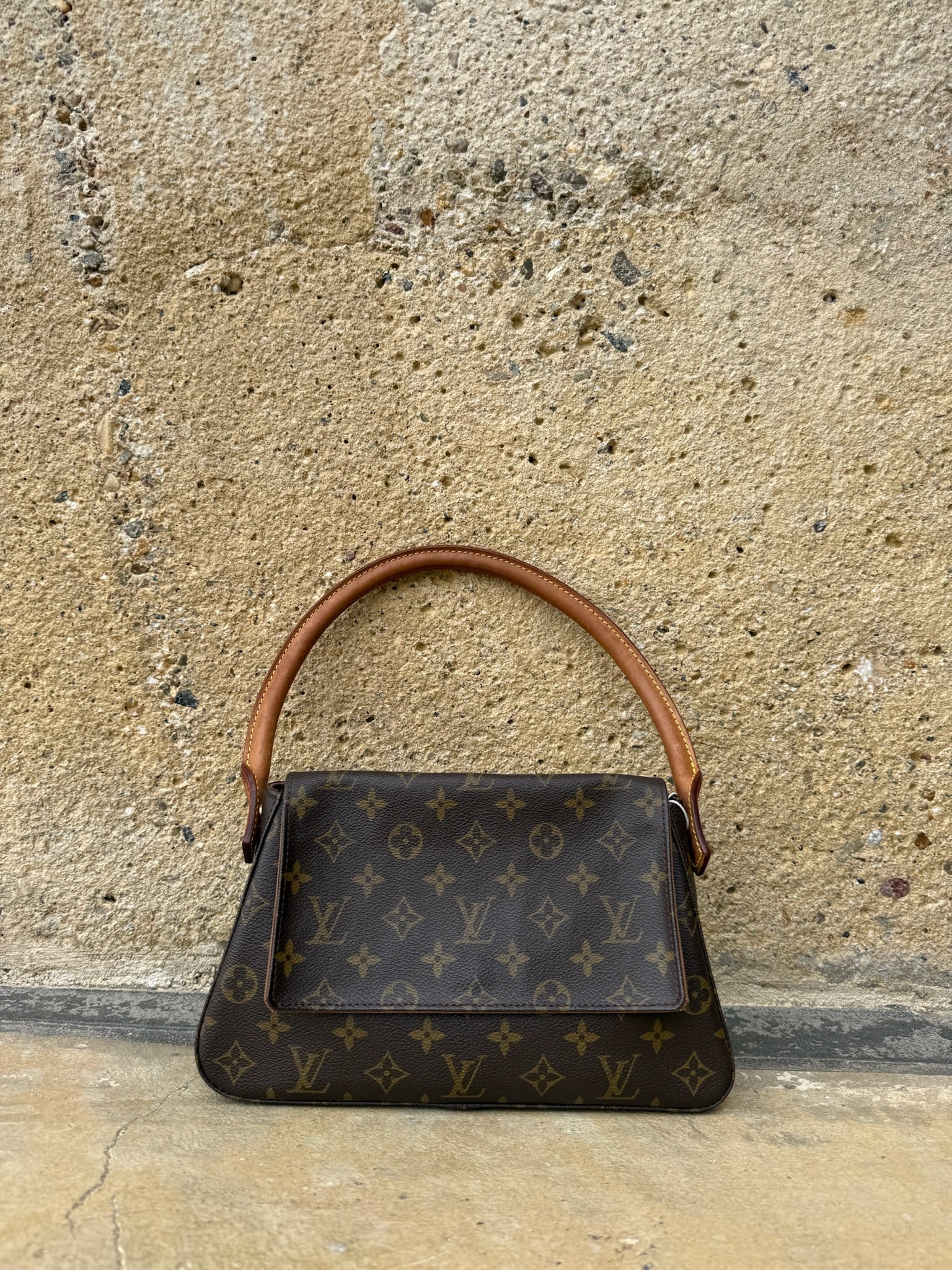 LOUIS VUITTON LOOPING MINI
