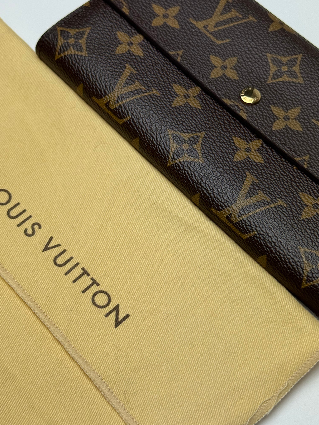 LOUIS VUITTON SARA WALLET MONOGRAM