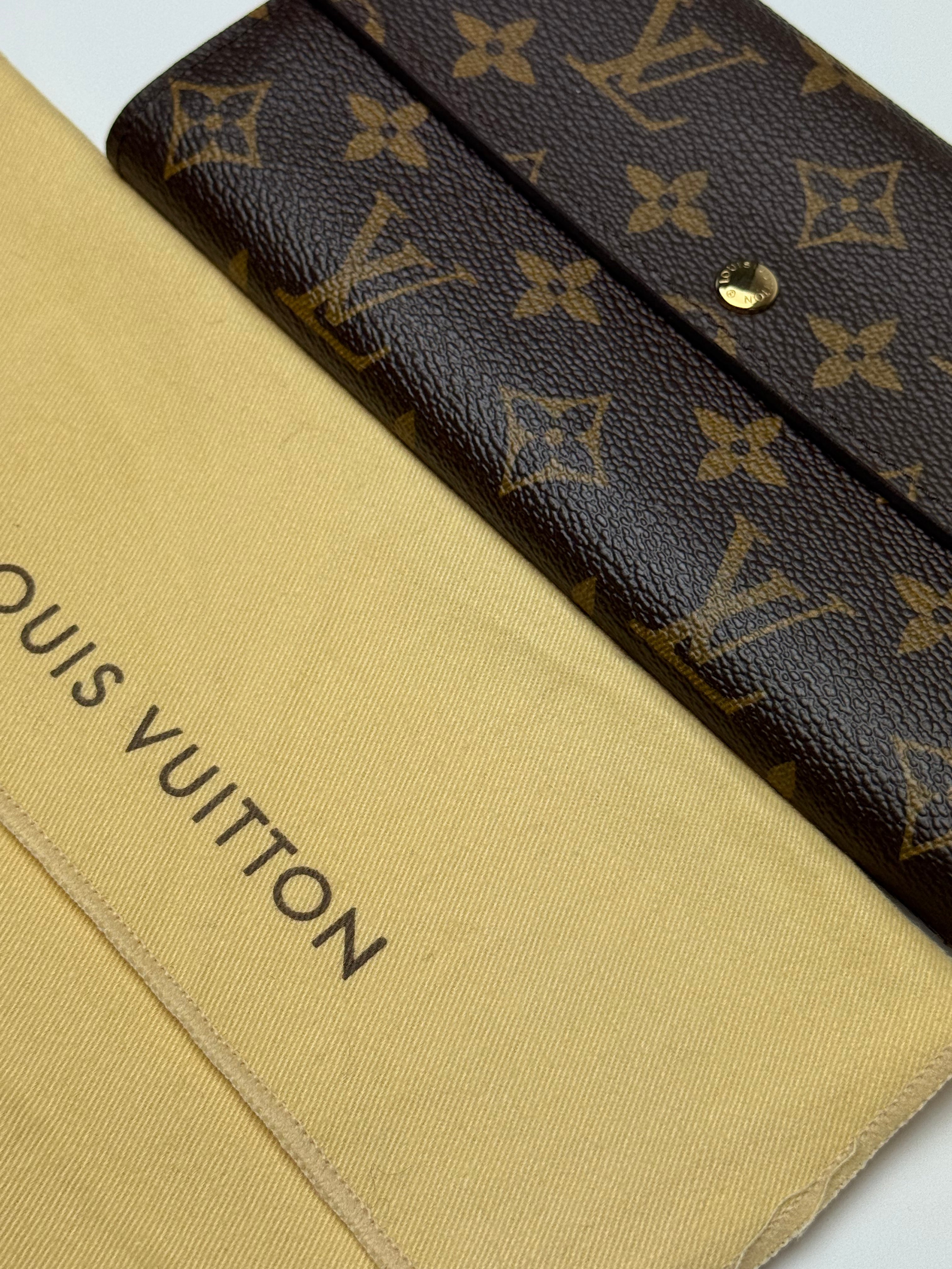 LOUIS VUITTON SARA WALLET MONOGRAM