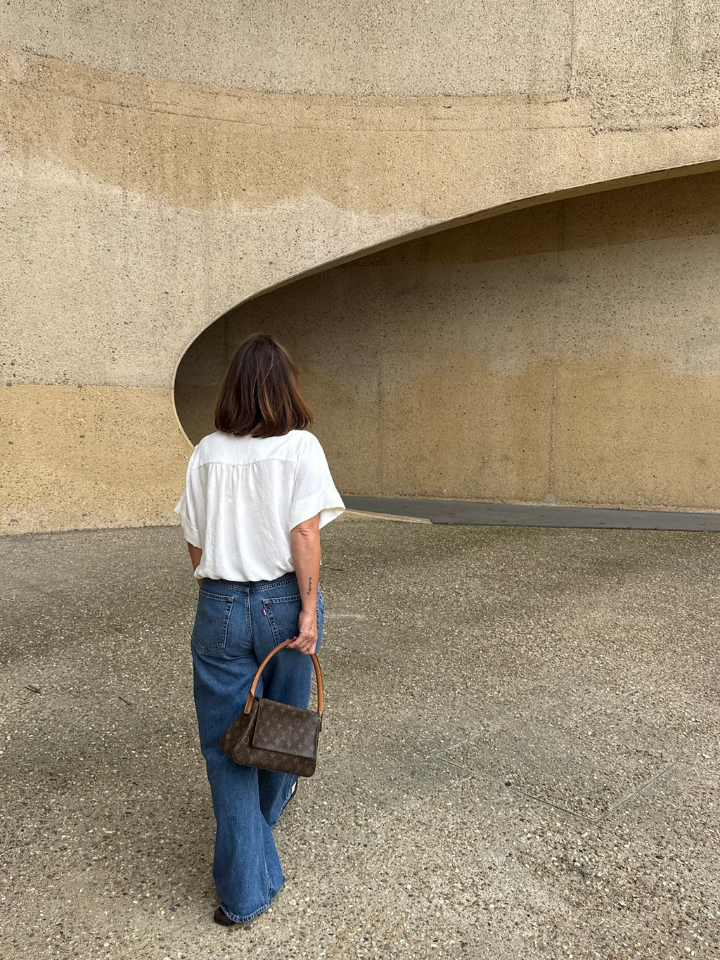 LOUIS VUITTON LOOPING MINI