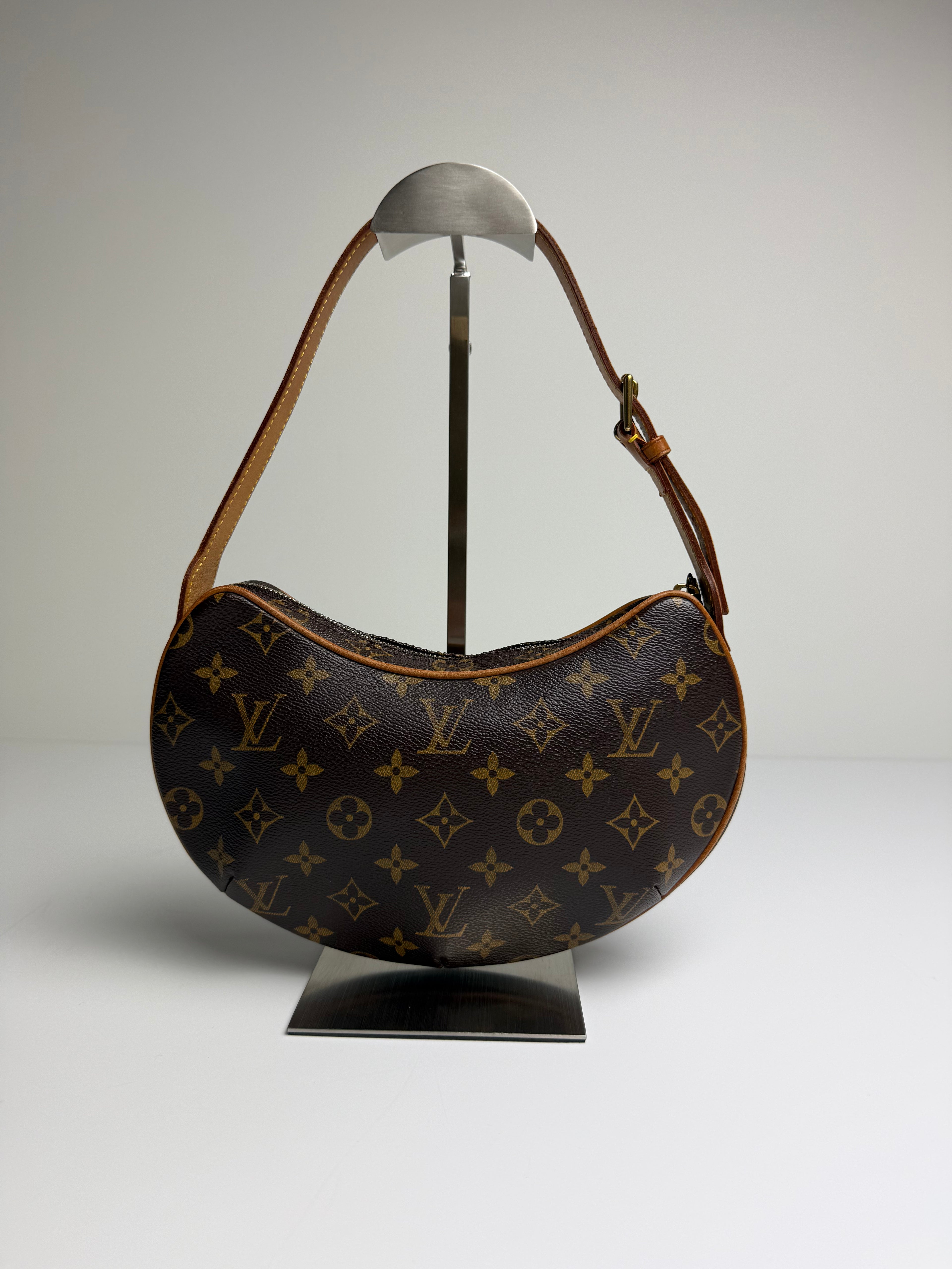 LOUIS VUITTON CROISSANT PM