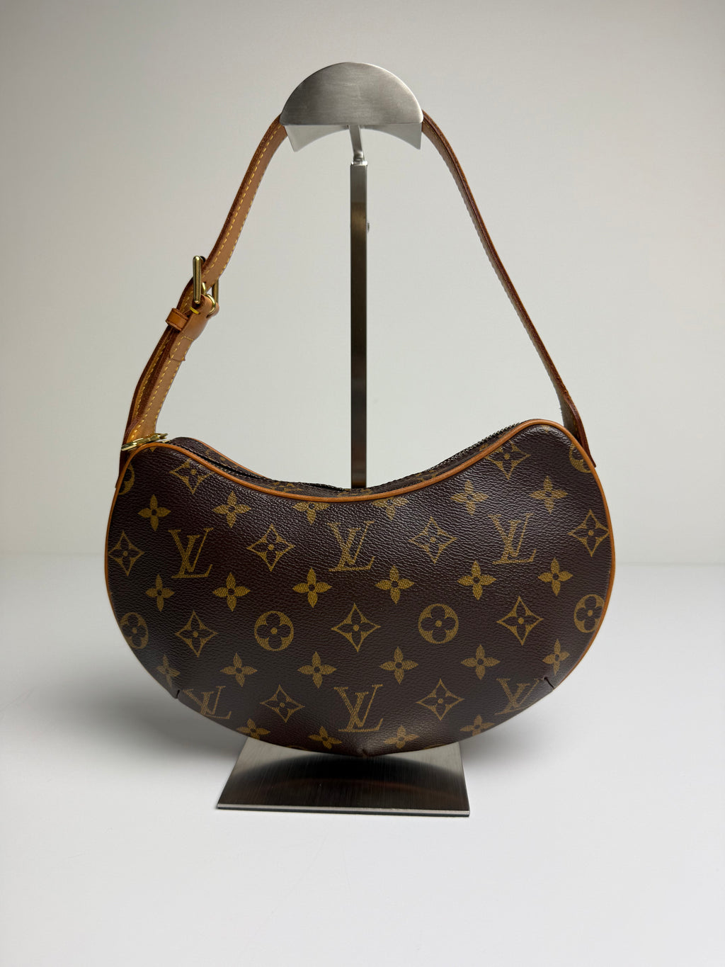 LOUIS VUITTON CROISSANT PM