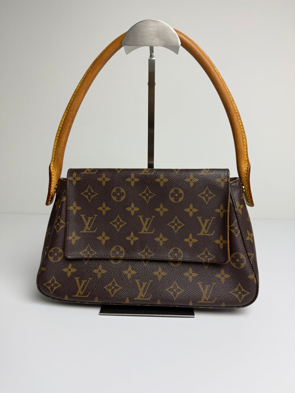 LOUIS VUITTON LOOPING MINI