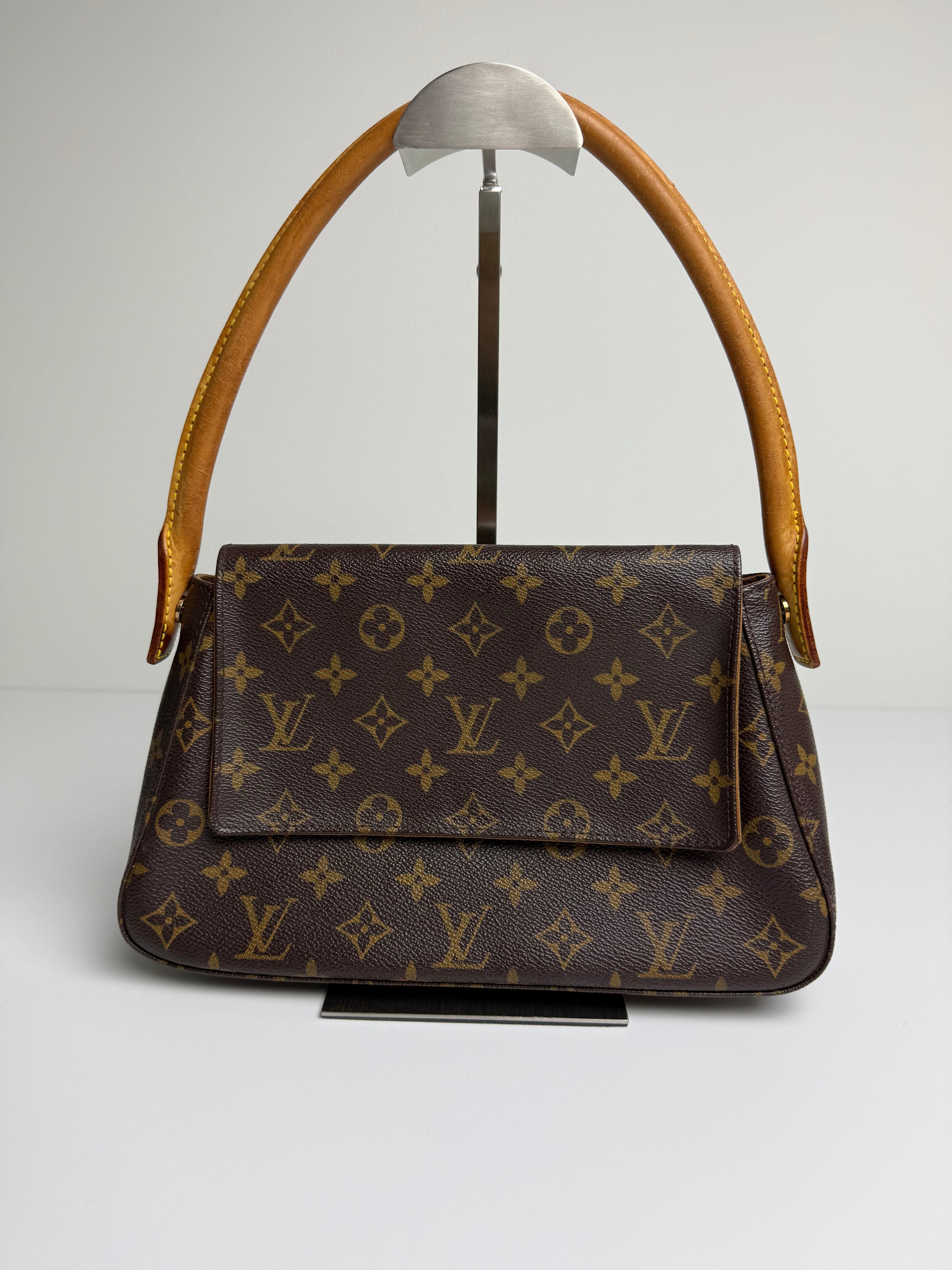 LOUIS VUITTON LOOPING MINI