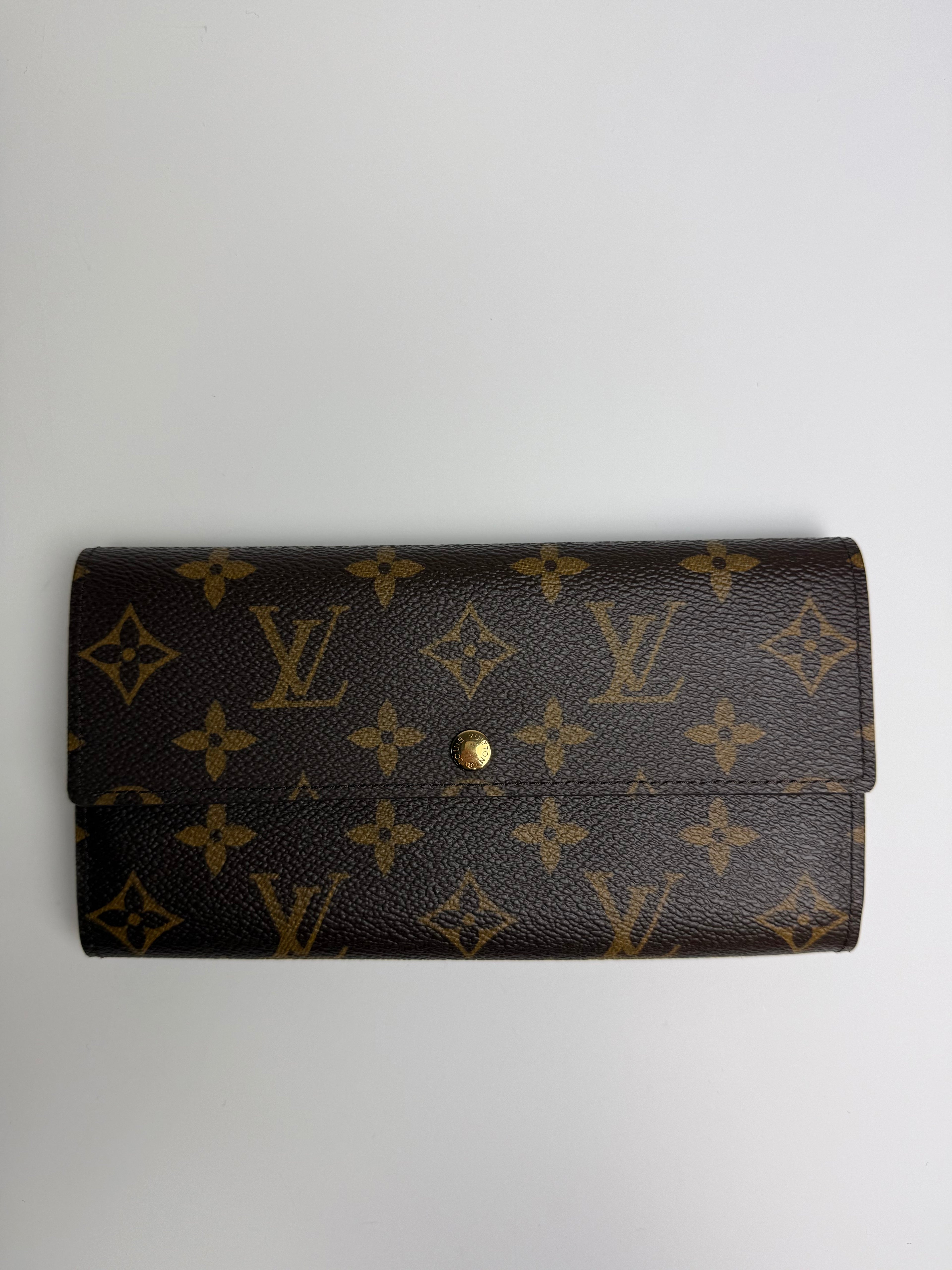 LOUIS VUITTON SARA WALLET MONOGRAM
