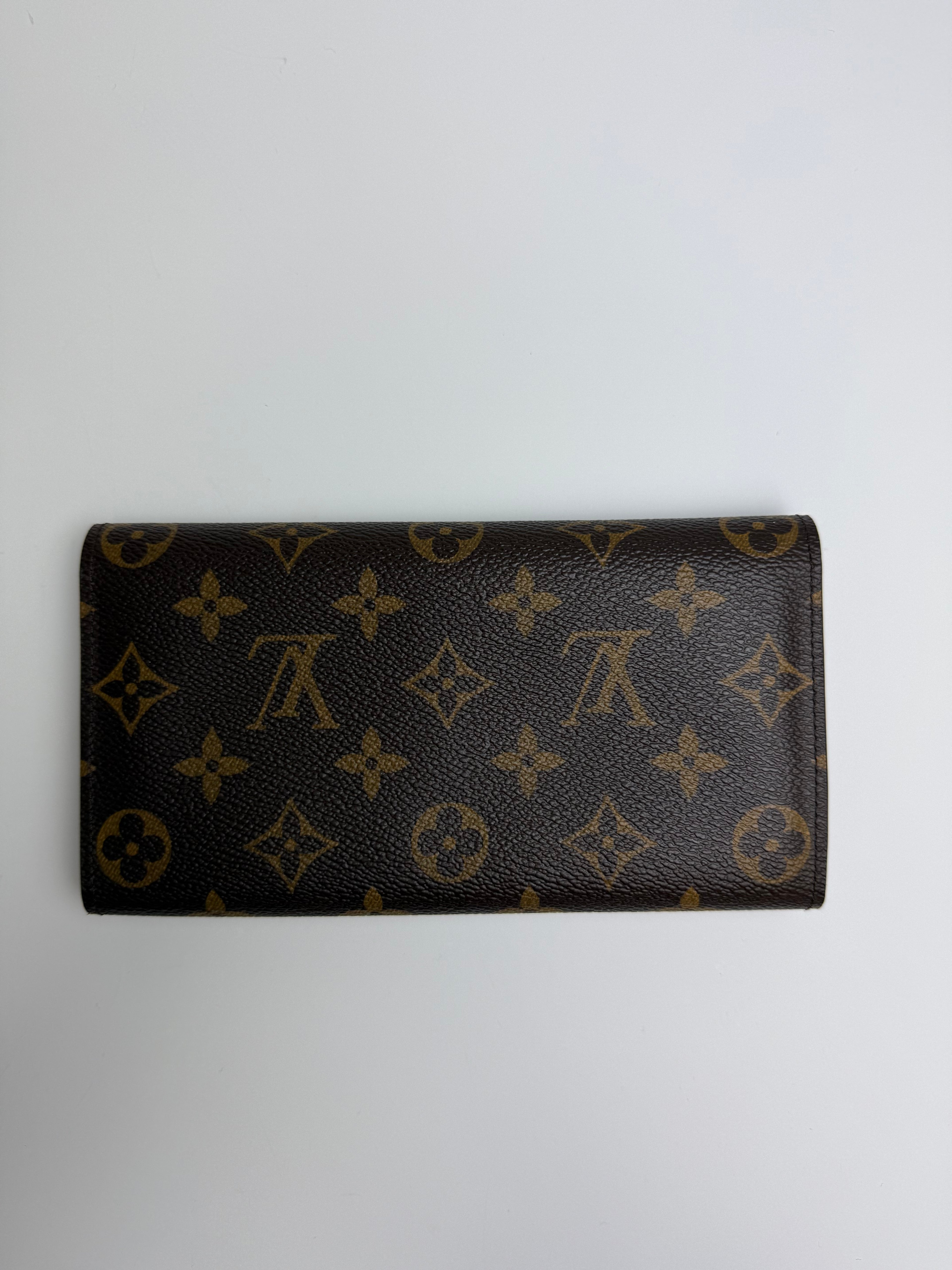 LOUIS VUITTON SARA WALLET MONOGRAM